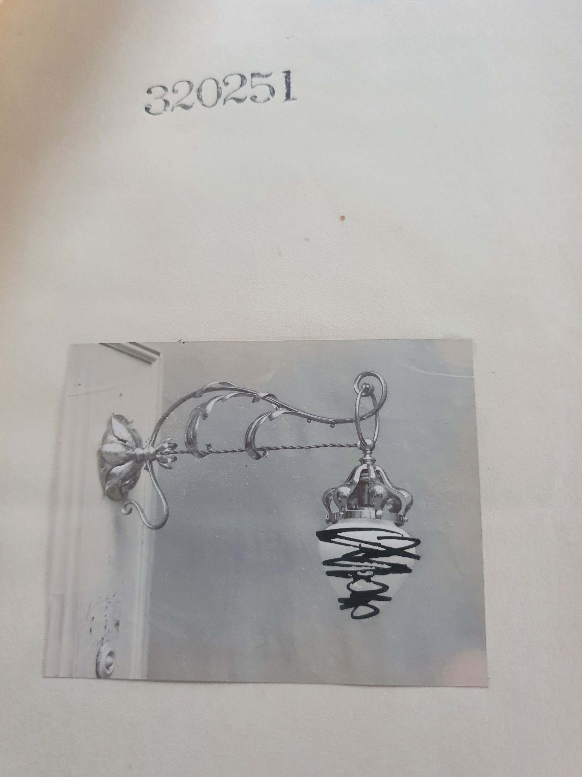 Attributed Best & Lloyd Birmingham | 2 Art Nouveau Brass Wall Lights | England c.1890 | SOLD - Image 9