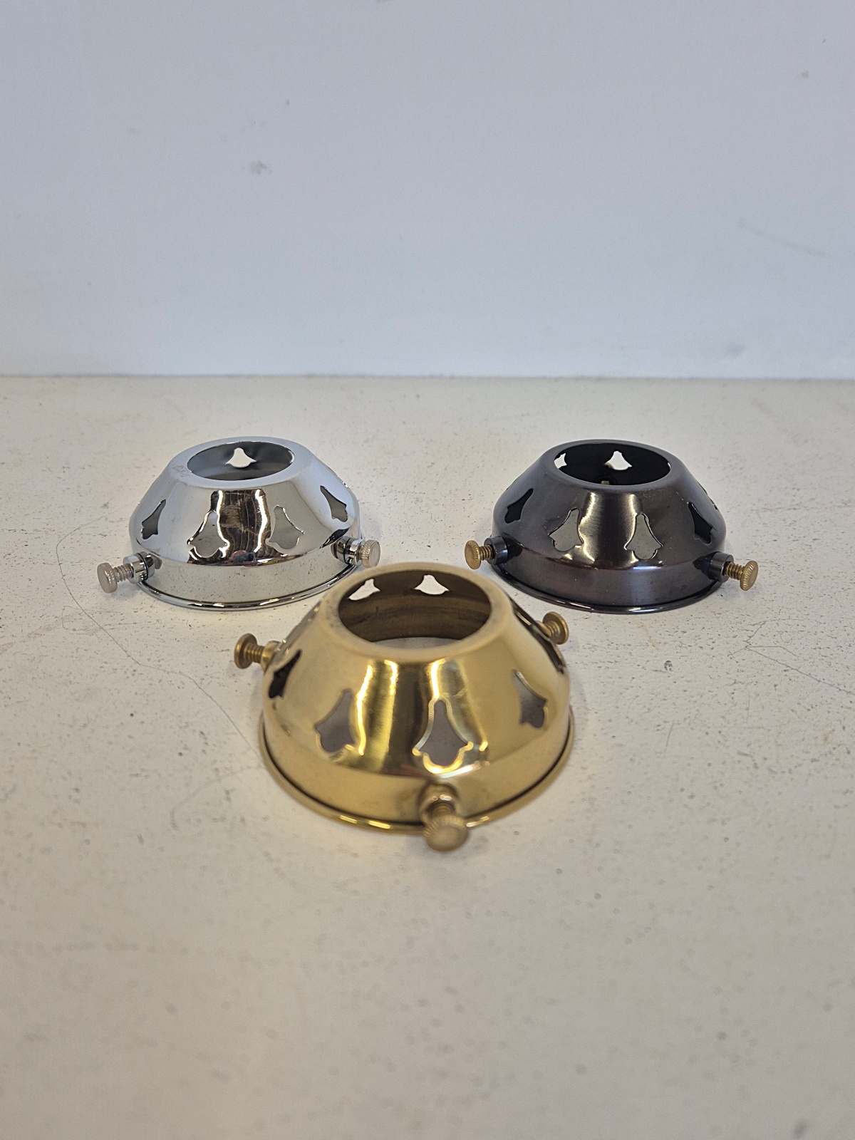 2.2/8th inch Shade Holder/Gallery | Brass/Bronze/Chrome | Hole for a standard B22 Bayonet Cap bulbholder