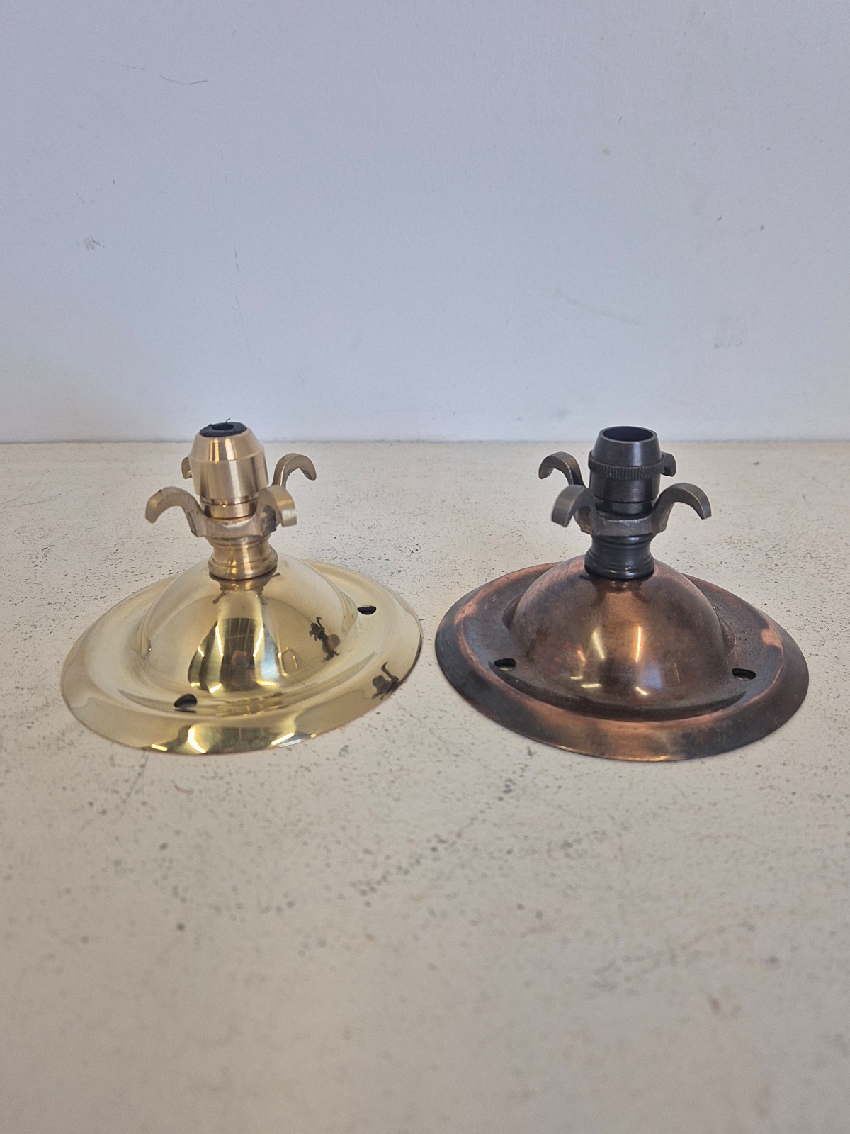 3.5in Diam Ceiling Plate with 4-Way Hook | 2.5in Diam Fix | Brass/Bronze