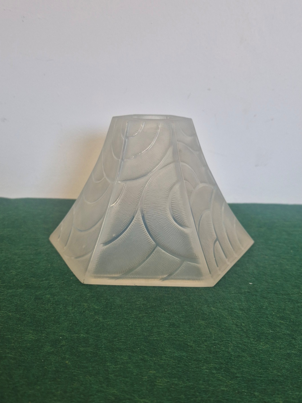 Style of Ezan (Jean Gauthier) | 3 Opalescent Art Deco Lampshades | France c.1920-30