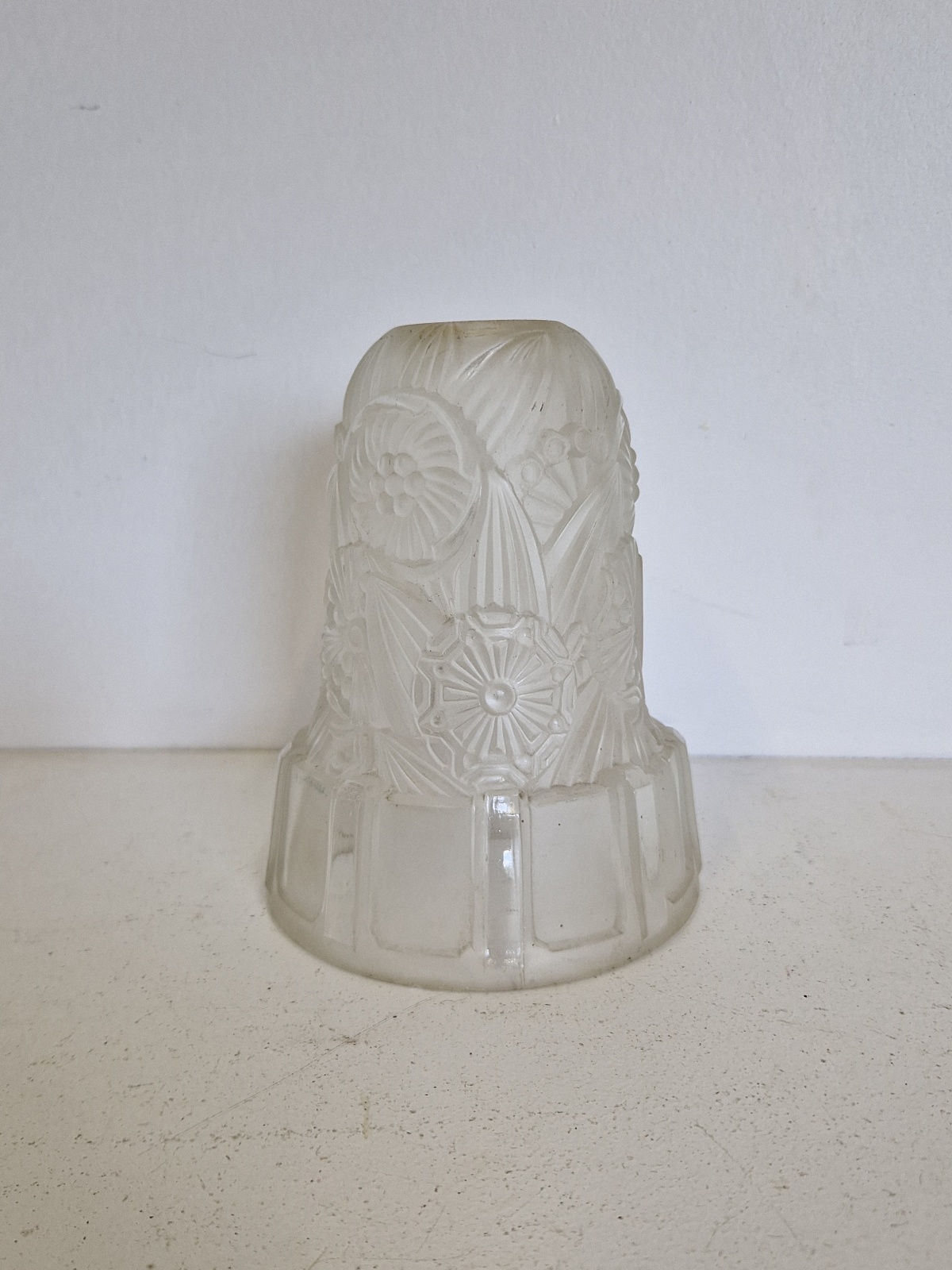 Hettier et Vincent, Paris | Art Deco "Tulipe" lampshade | France c.1925