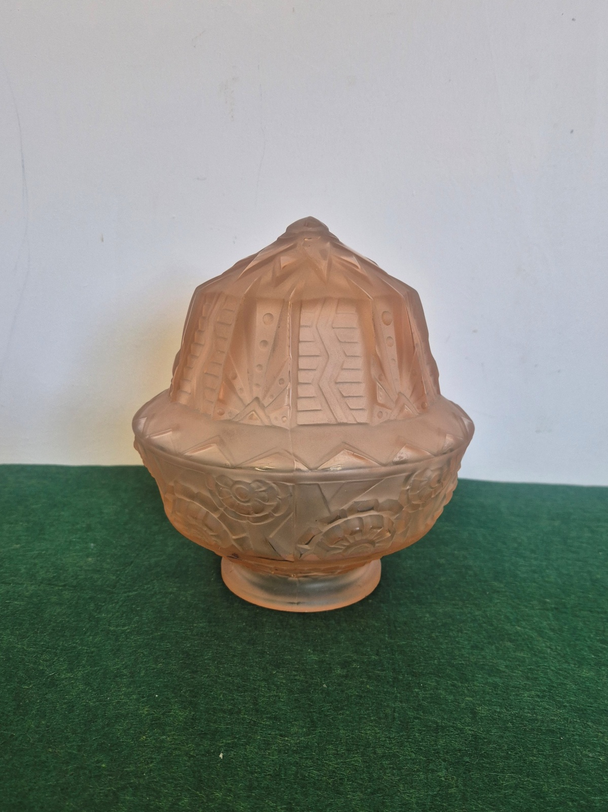 Muller Frères, Luneville | 4 Peach Art Deco Globes | Price for 1