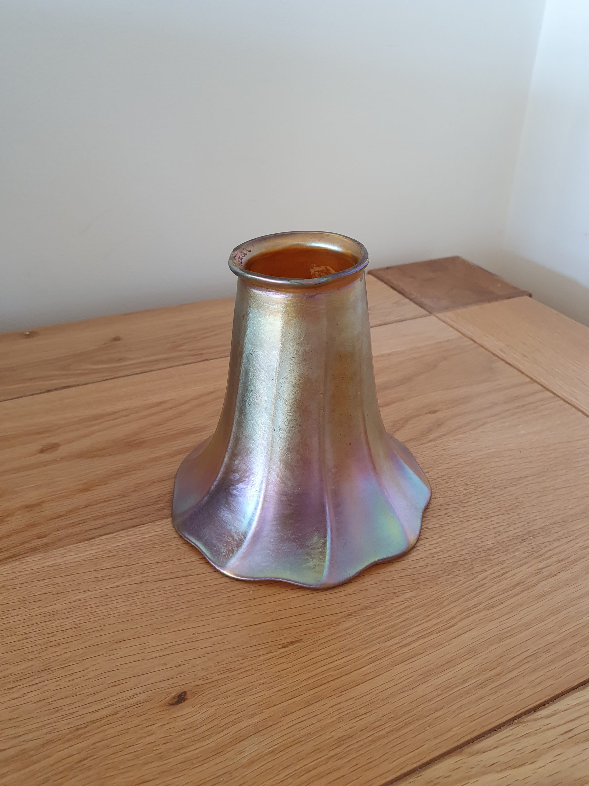 Quezal | Irridescent lampshade