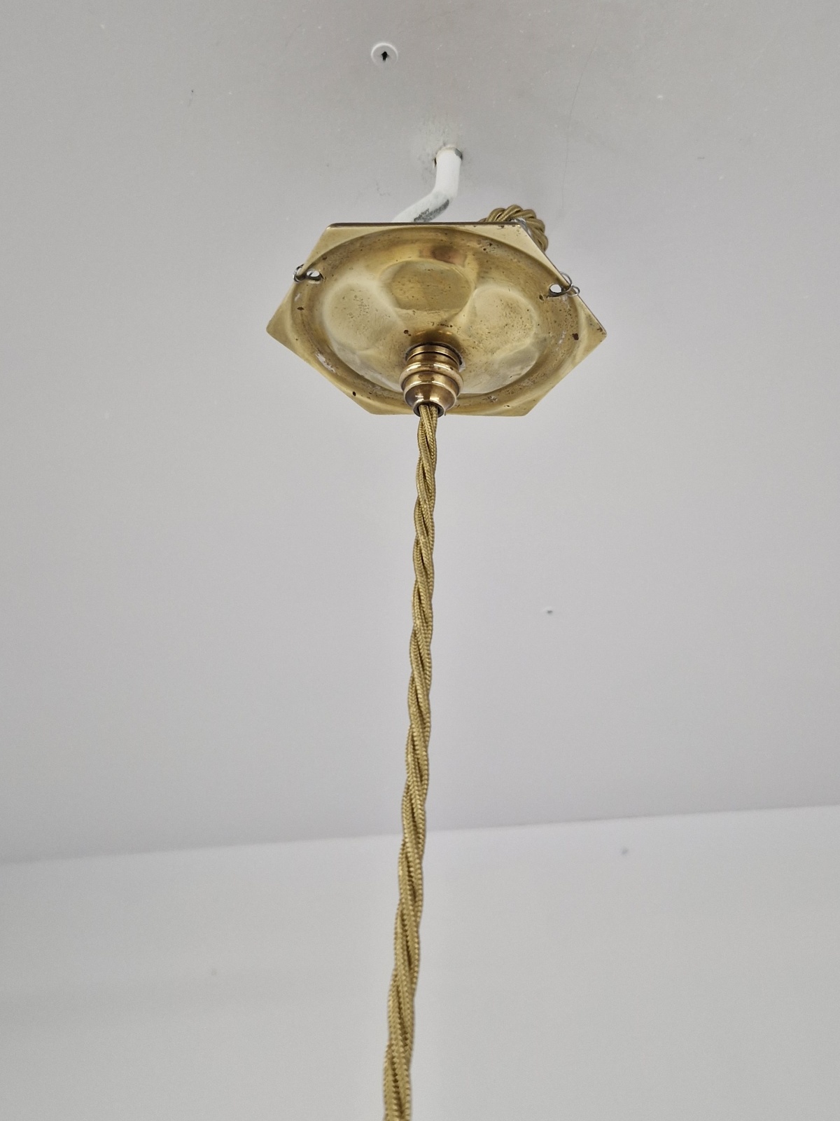 Unsigned | Cut-glass "Pineapple" Pendant Lampshade | England c.1905 - Image 8