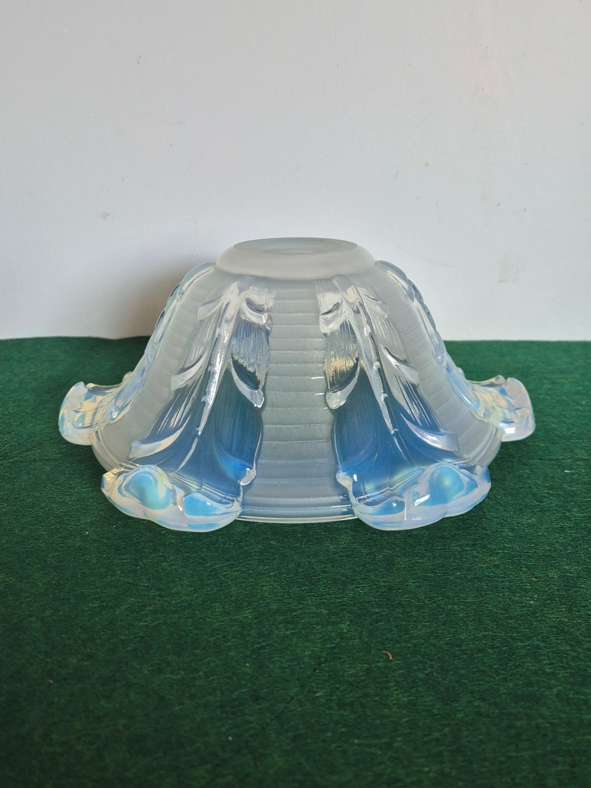 Ezan (Jean Gauthier) | 4 Opalescent Lampshades | Price for 1