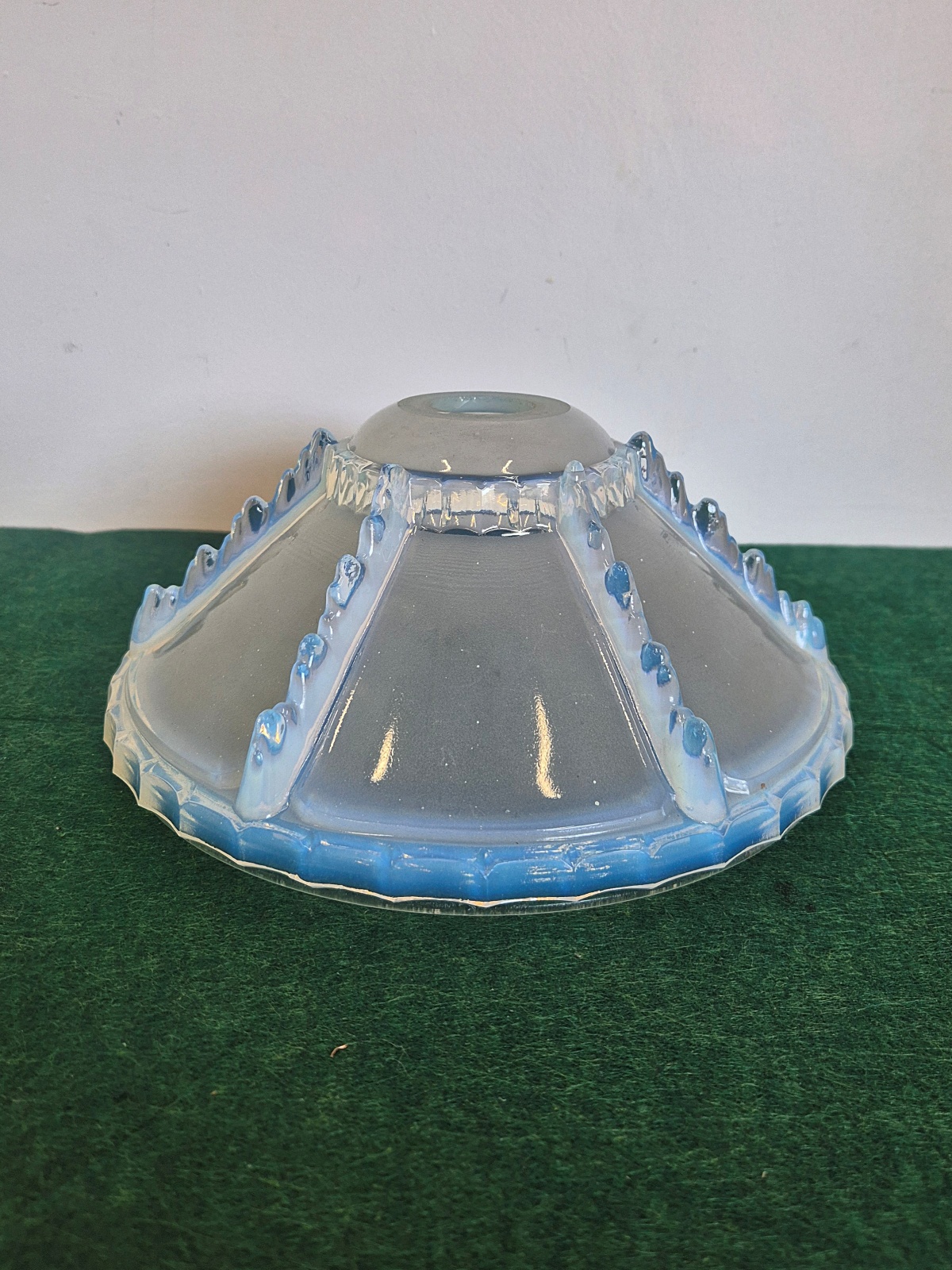 Ezan (Jean Gauthier) | 4 Opalescent Lampshades | Price for 1