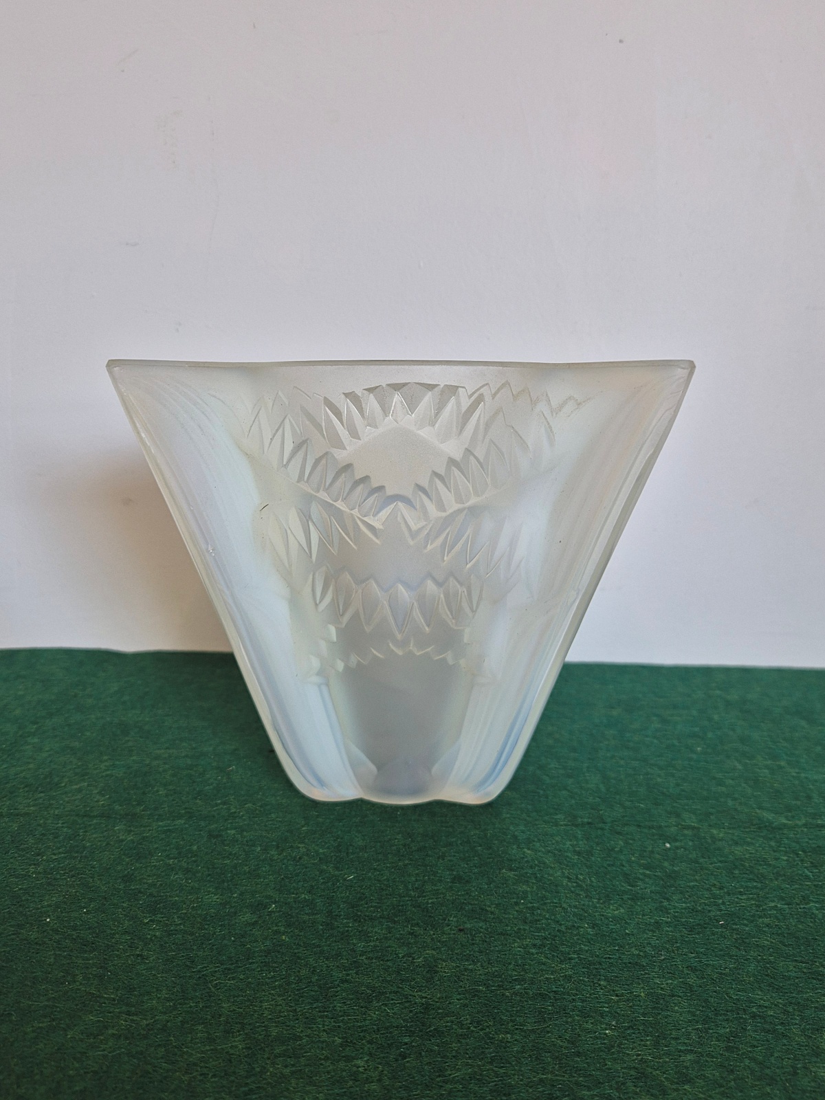 Unsigned | 4 Opalescent Lampshades | Price for 1