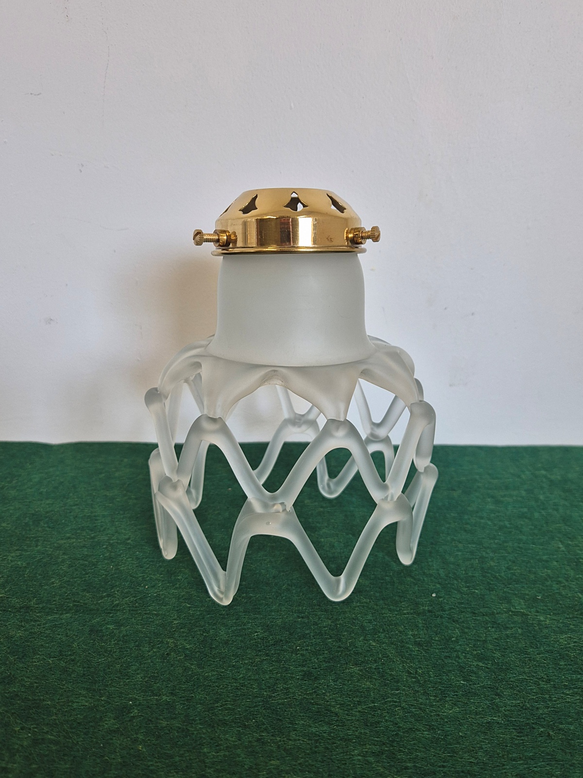 Unsigned | Rare Satin-glass "Lattice" lampshade | England c.1910
