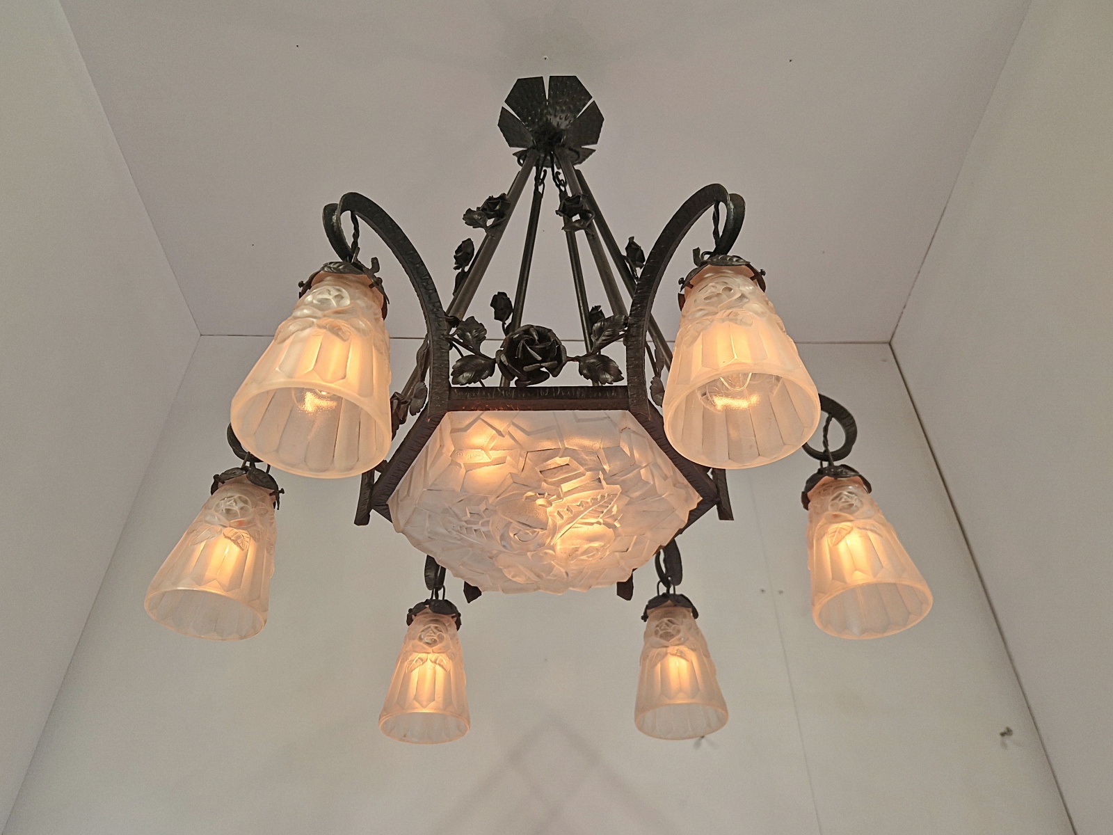 Verrerie D'art Degué | 6-branch Wrought-Iron Art Deco Chandelier | France c.1930 | SOLD - Image 6