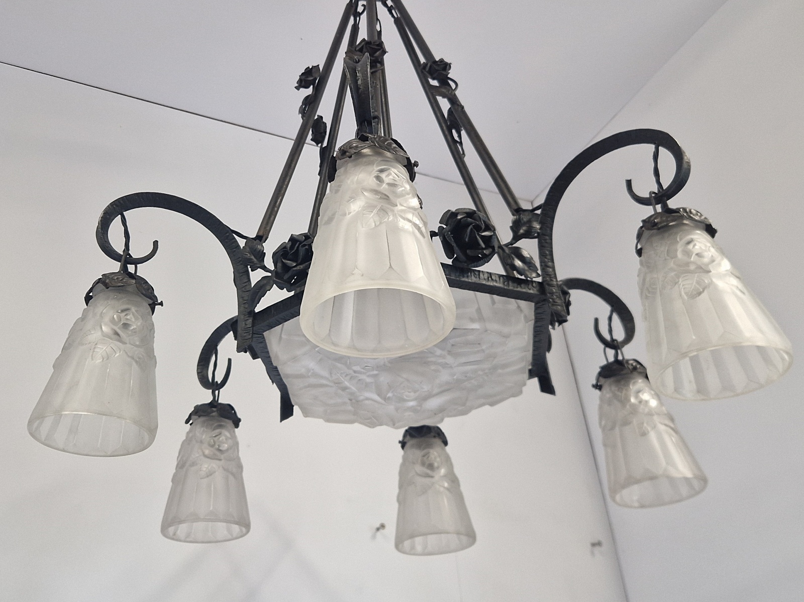 Verrerie D'art Degué | 6-branch Wrought-Iron Art Deco Chandelier | France c.1930 | SOLD - Image 9