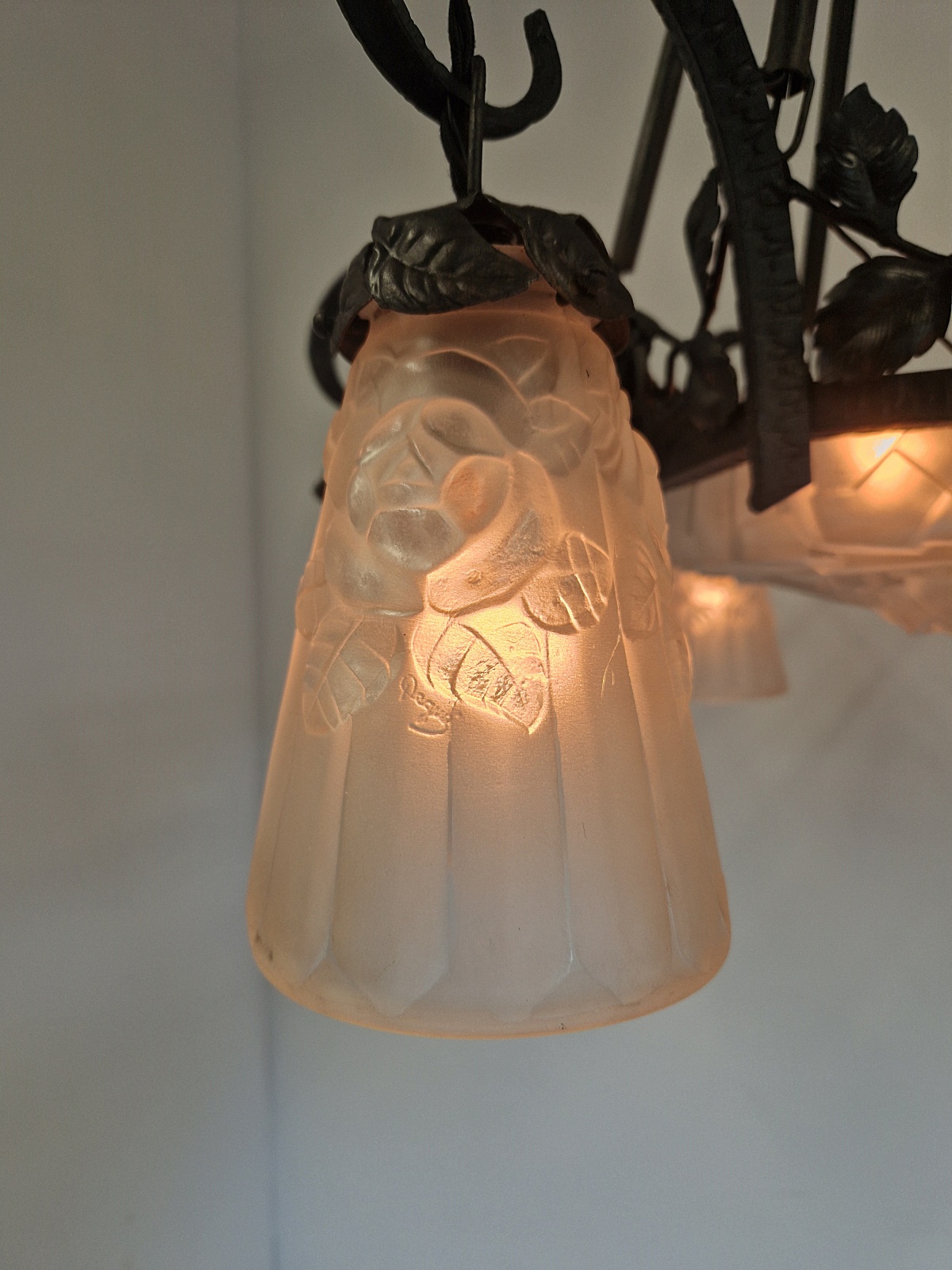 Verrerie D'art Degué | 6-branch Wrought-Iron Art Deco Chandelier | France c.1930 | SOLD - Image 15