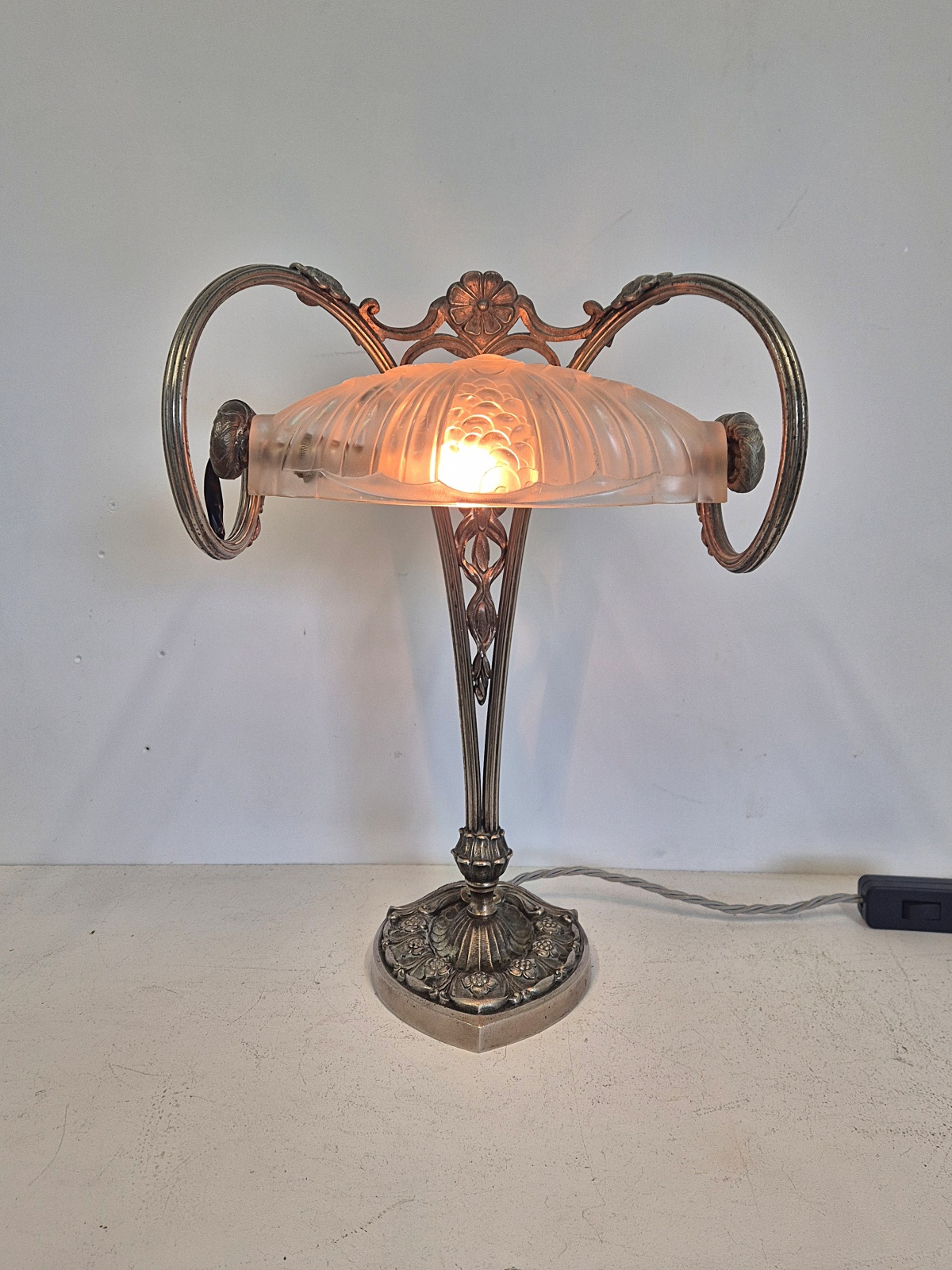 Unsigned | Nickelled-Bronze Art Deco/Neo-Classical Desk Lamp | France c.1925 - Image 2