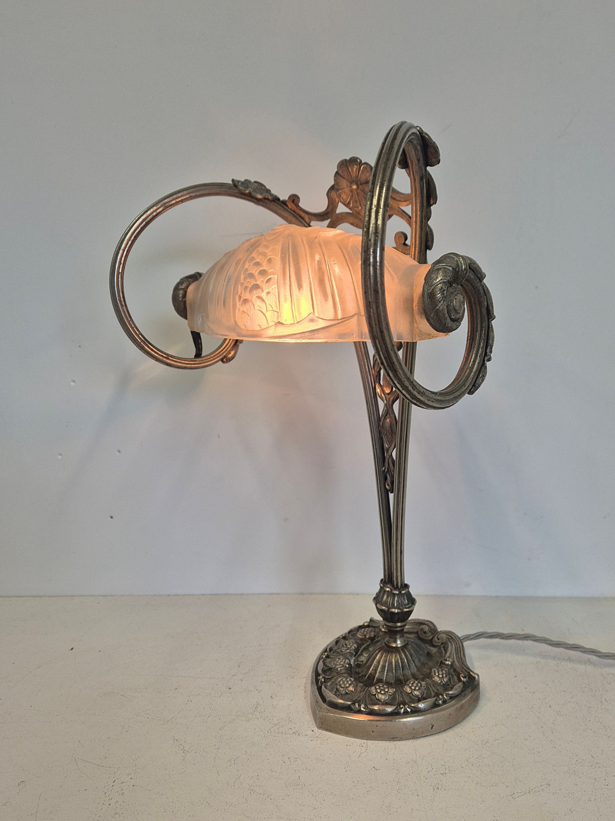 Unsigned | Nickelled-Bronze Art Deco/Neo-Classical Desk Lamp | France c.1925 - Image 6