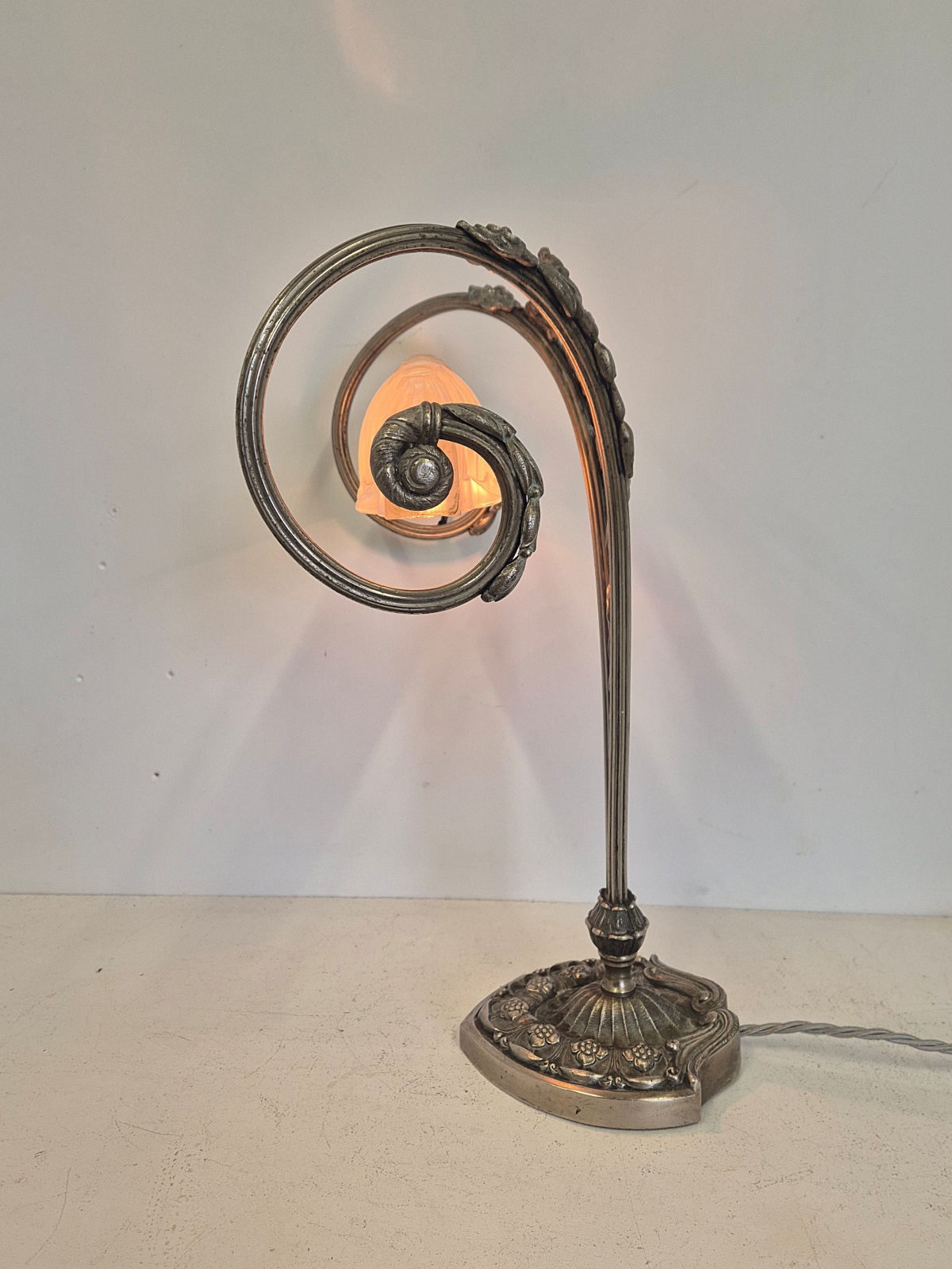 Unsigned | Nickelled-Bronze Art Deco/Neo-Classical Desk Lamp | France c.1925 - Image 7