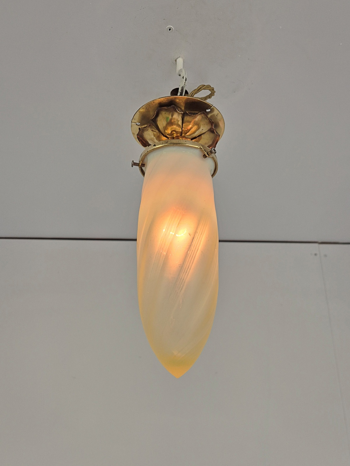 Unsigned | 2 Art Nouveau Vaseline-glass Flush-mounts | England c.1905-15 - Image 4