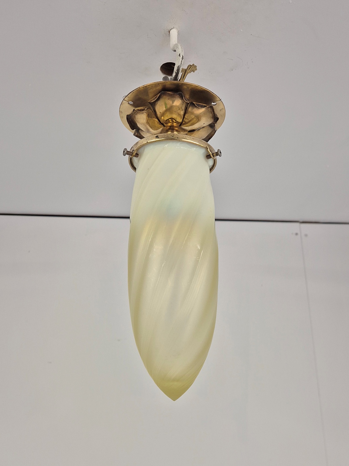 Unsigned | 2 Art Nouveau Vaseline-glass Flush-mounts | England c.1905-15 - Image 5