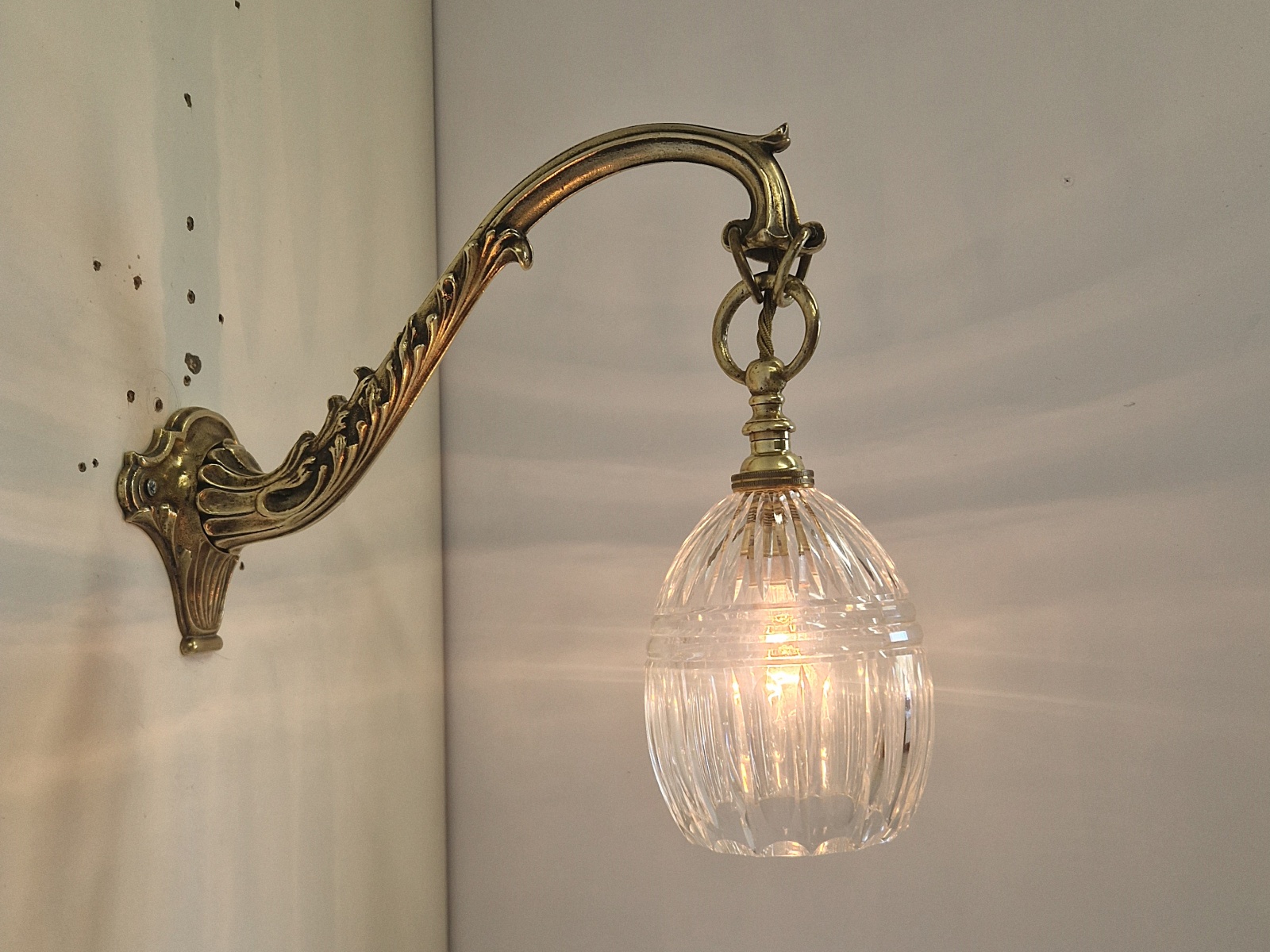 Unsigned | 2 Neoclassical Bronze Wall Lights | England c.1915 | SOLD - Image 6