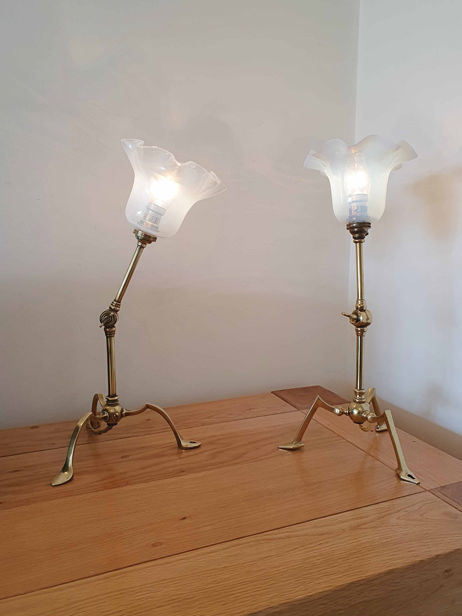 The General Electric Company (G.E.C) | 2 Similar Arts & Crafts Table Lamps | England c.1905 | SOLD | SOLD - Image 2