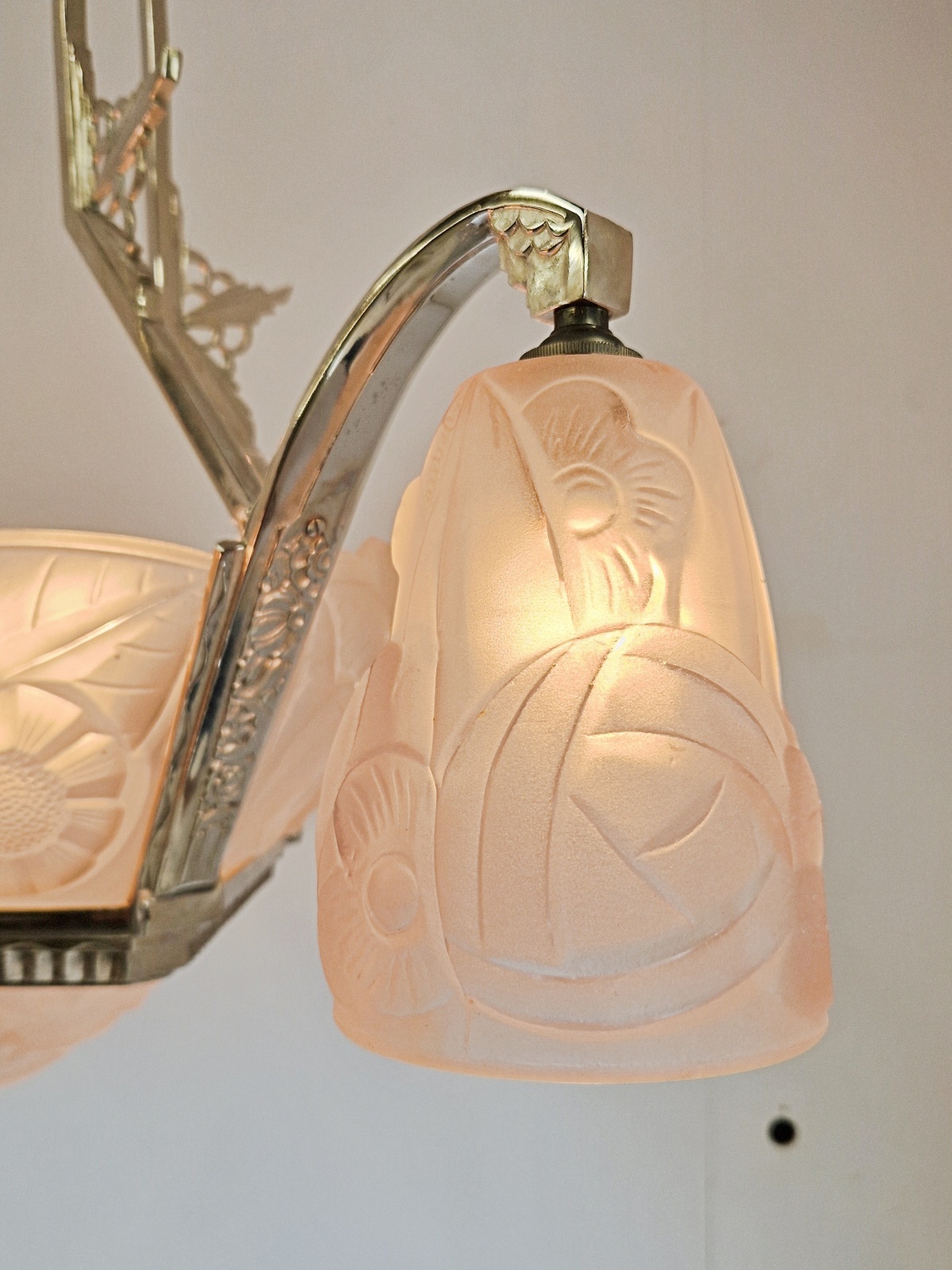 Verrerie D'art Degué | Large Four-branch Art Deco Chandelier | France c.1925 - Image 15