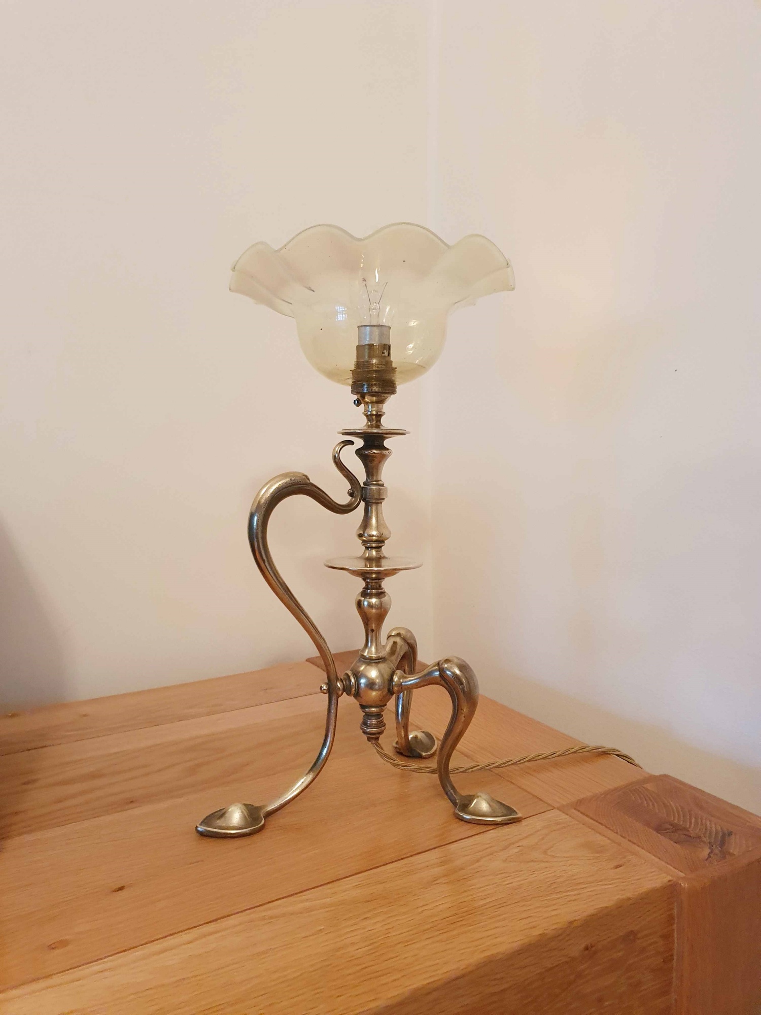 Style of James Hinks & Son | Arts & Crafts Table Lamp | England c.1900 | SOLD - Image 3