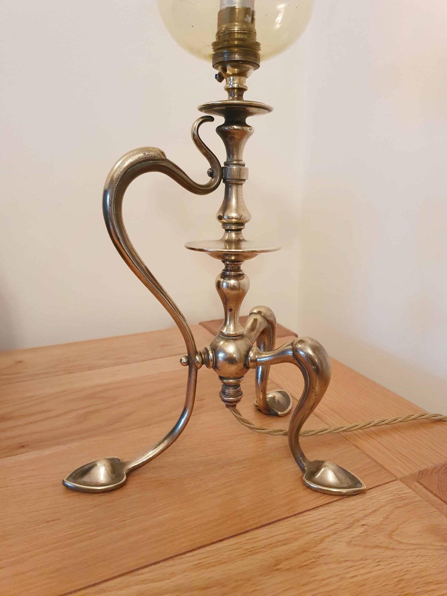 Style of James Hinks & Son | Arts & Crafts Table Lamp | England c.1900 | SOLD - Image 8