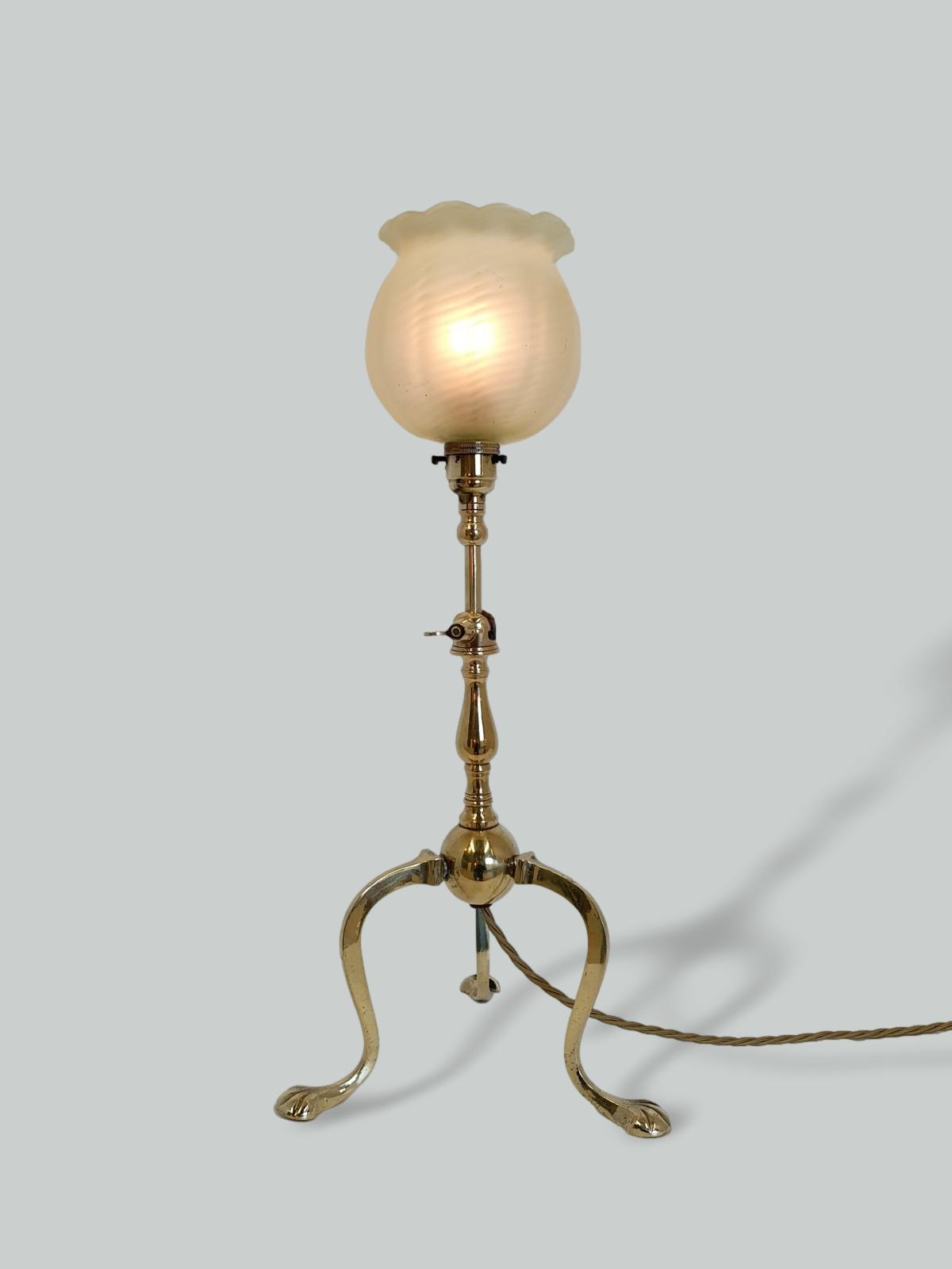 Unsigned | Edwardian Tre-foil Table Lamp | England c.1900