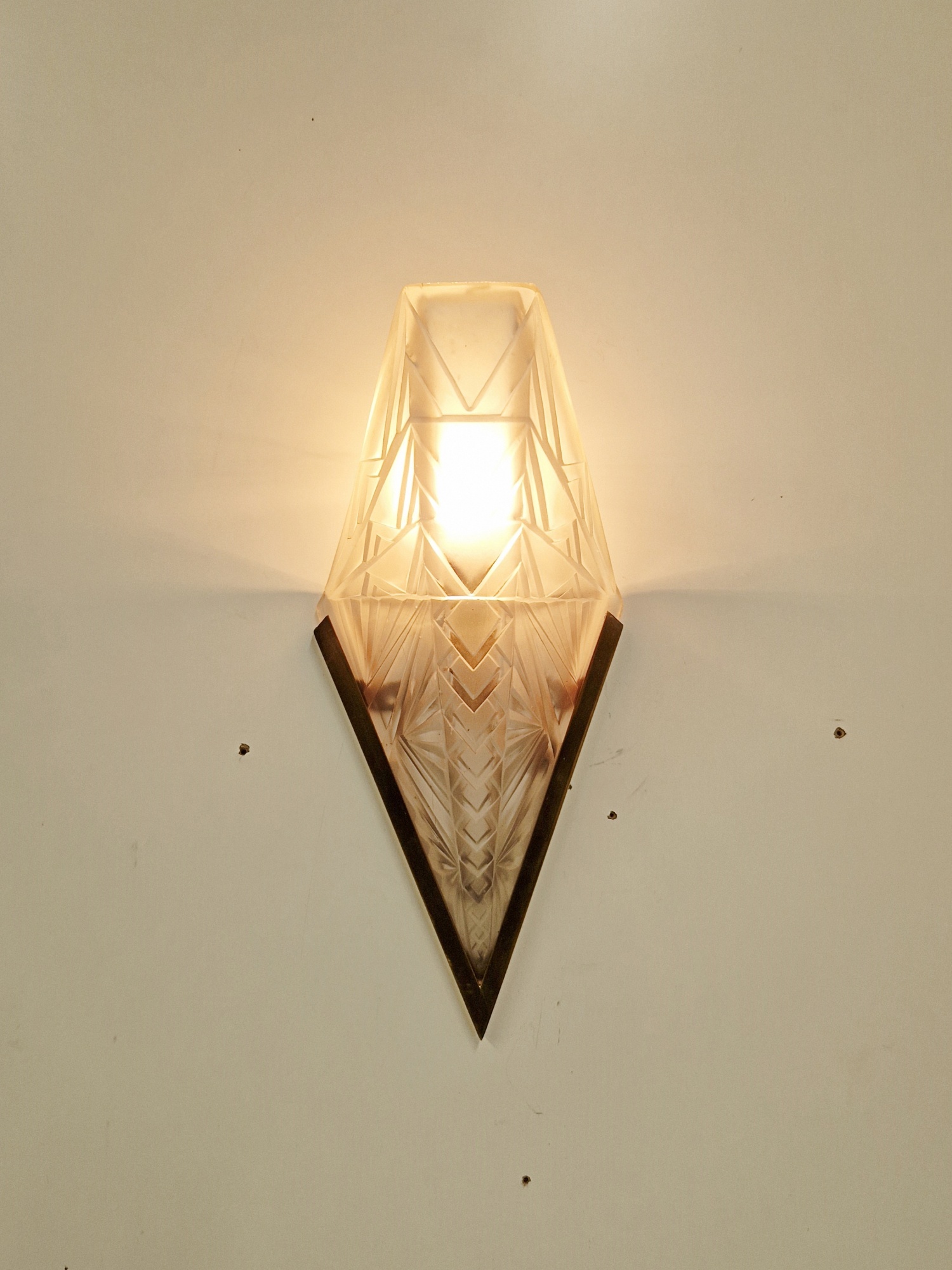Verrerie D'art Degué | Art Deco Wall Light | France c.1925 | SOLD - Image 2