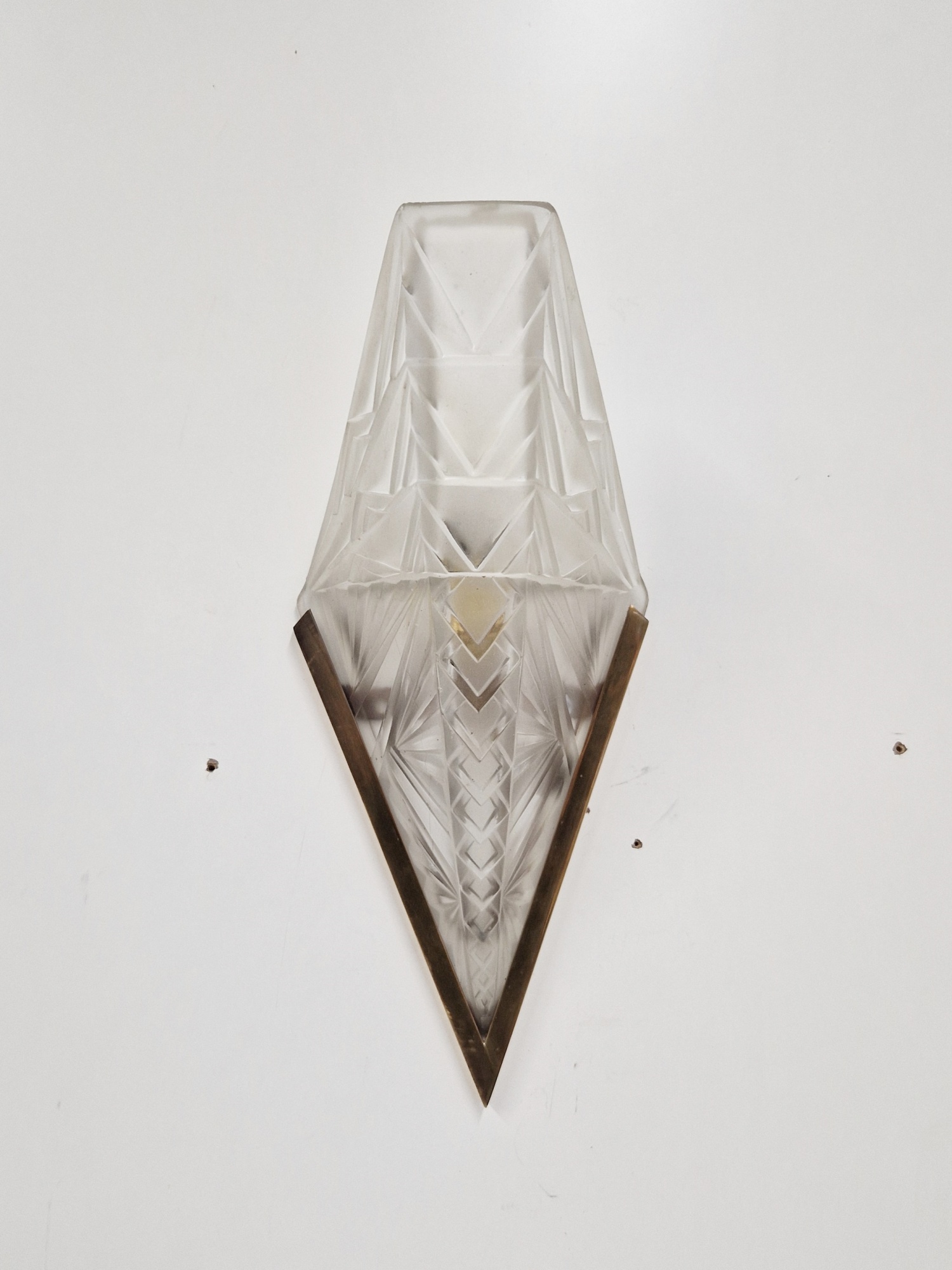 Verrerie D'art Degué | Art Deco Wall Light | France c.1925 | SOLD - Image 3