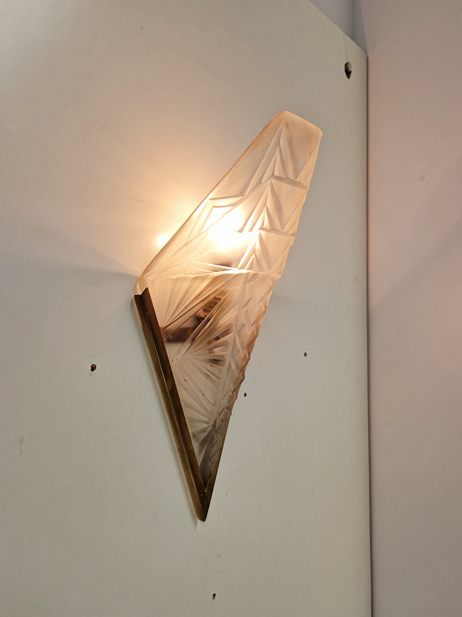 Verrerie D'art Degué | Art Deco Wall Light | France c.1925 | SOLD - Image 6