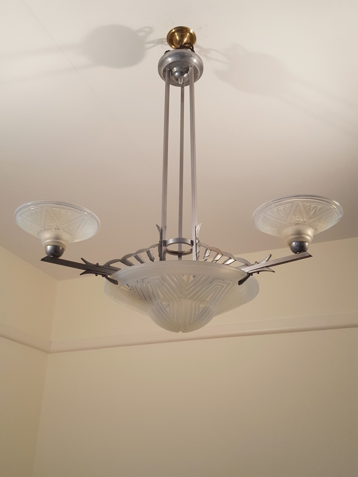 Pierre Maynadier, Paris | Opalescent-Glass Chandelier | France c.1925 - Image 2