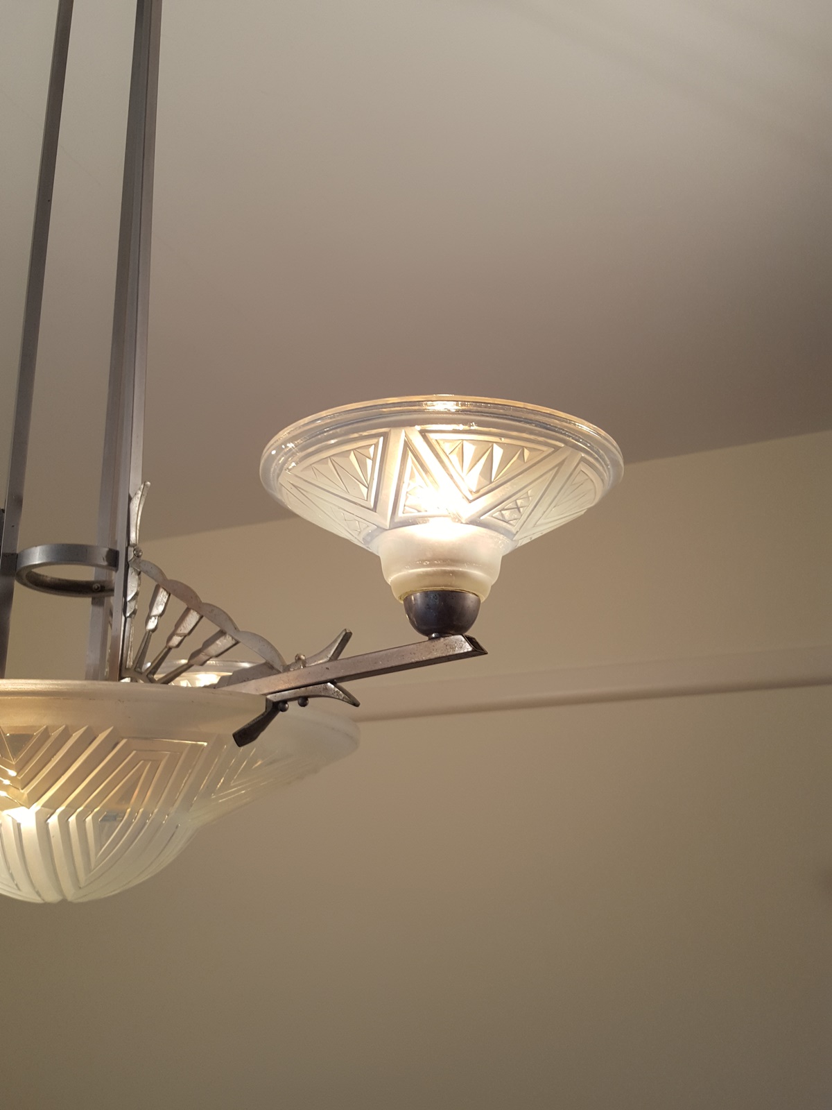 Pierre Maynadier, Paris | Opalescent-Glass Chandelier | France c.1925 - Image 3