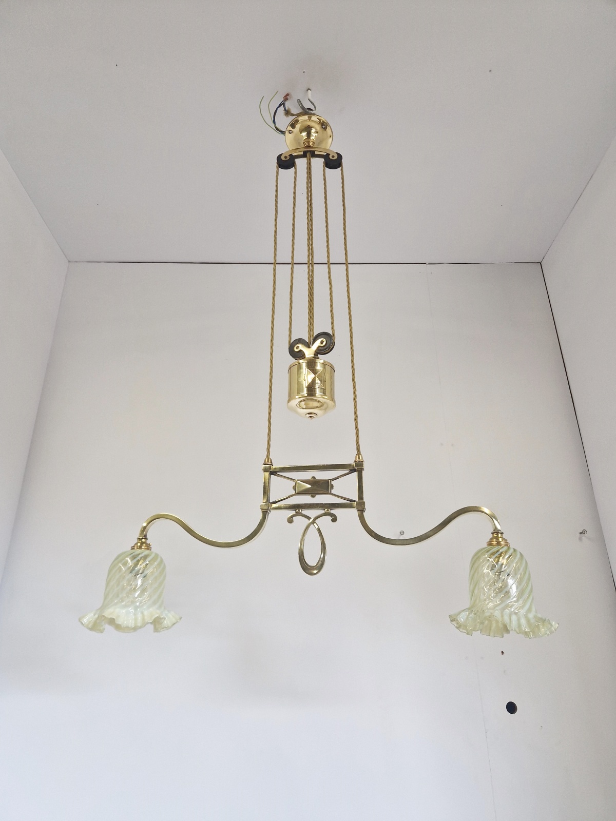 The General Electric Company (G.E.C) | Traditional "Rise & Fall" Hanging Lamp | England c.1922 - Image 4