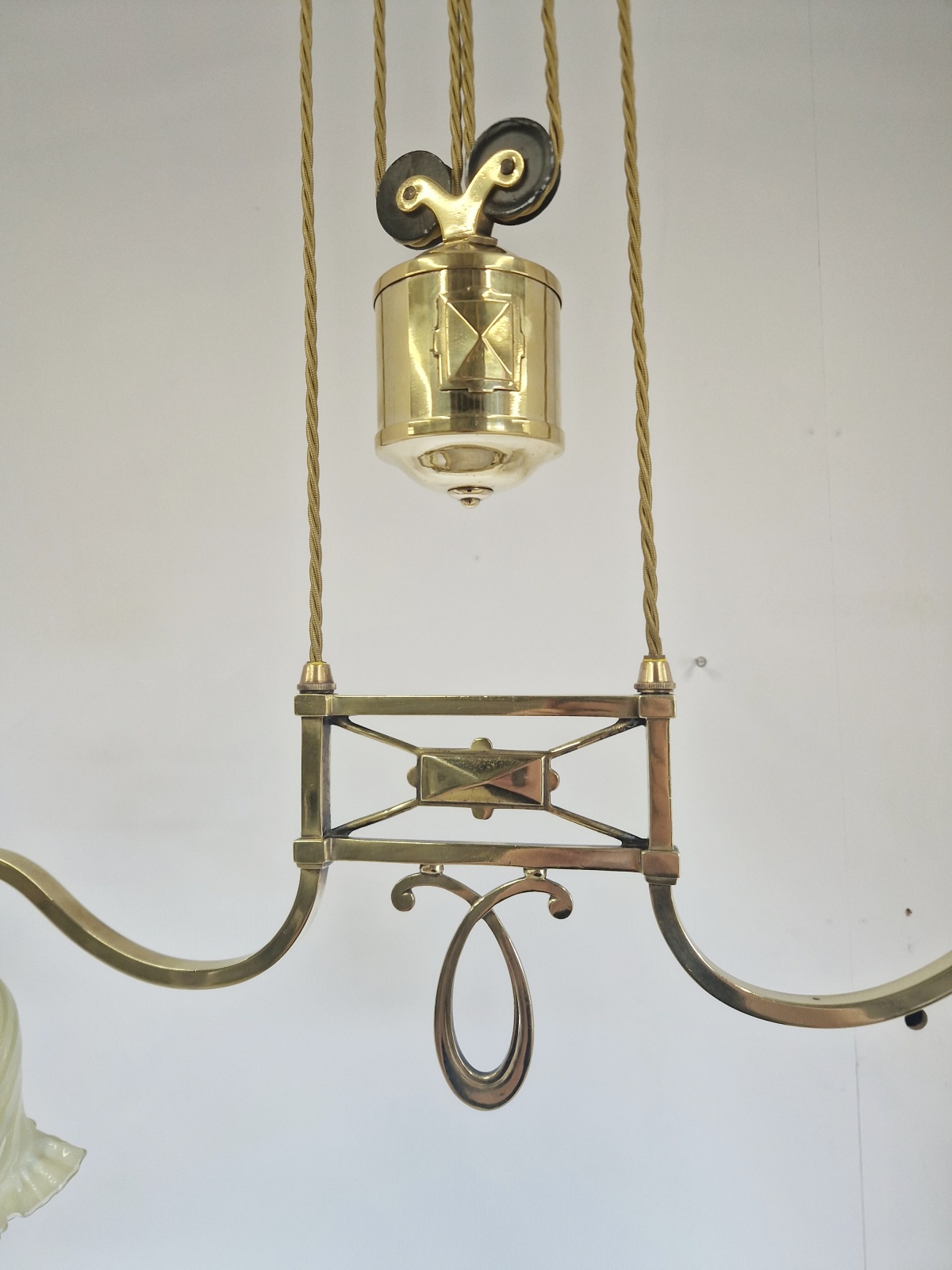 The General Electric Company (G.E.C) | Traditional "Rise & Fall" Hanging Lamp | England c.1922 - Image 7