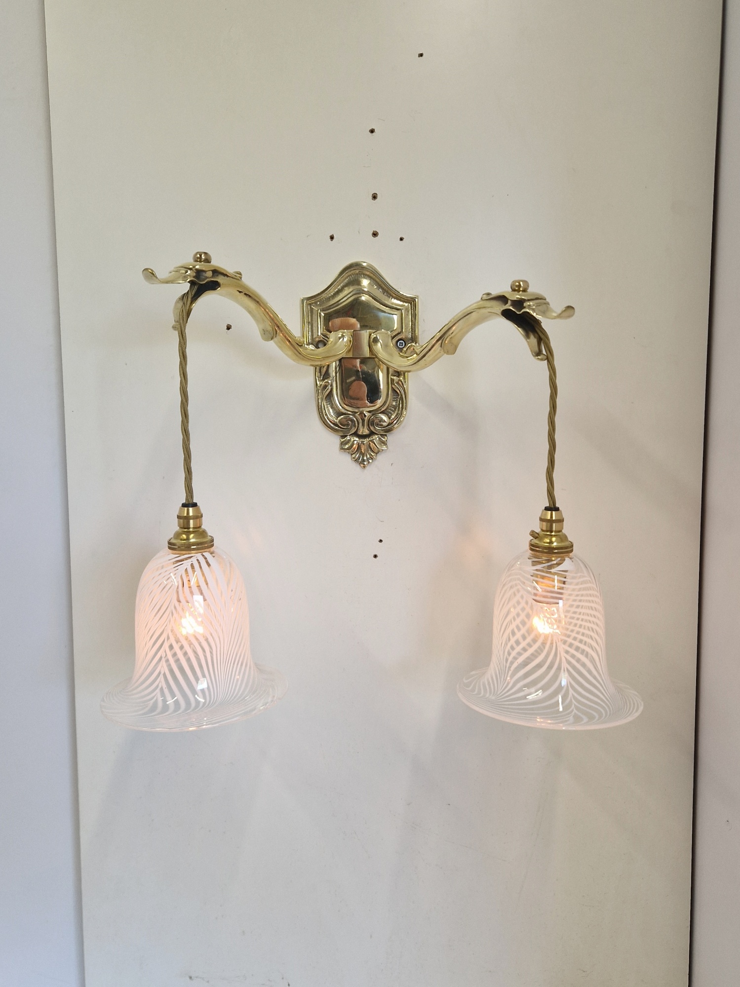 Unsigned | 2 Edwardian Twin-Arm Wall Lights | England c.1910-20 - Image 2