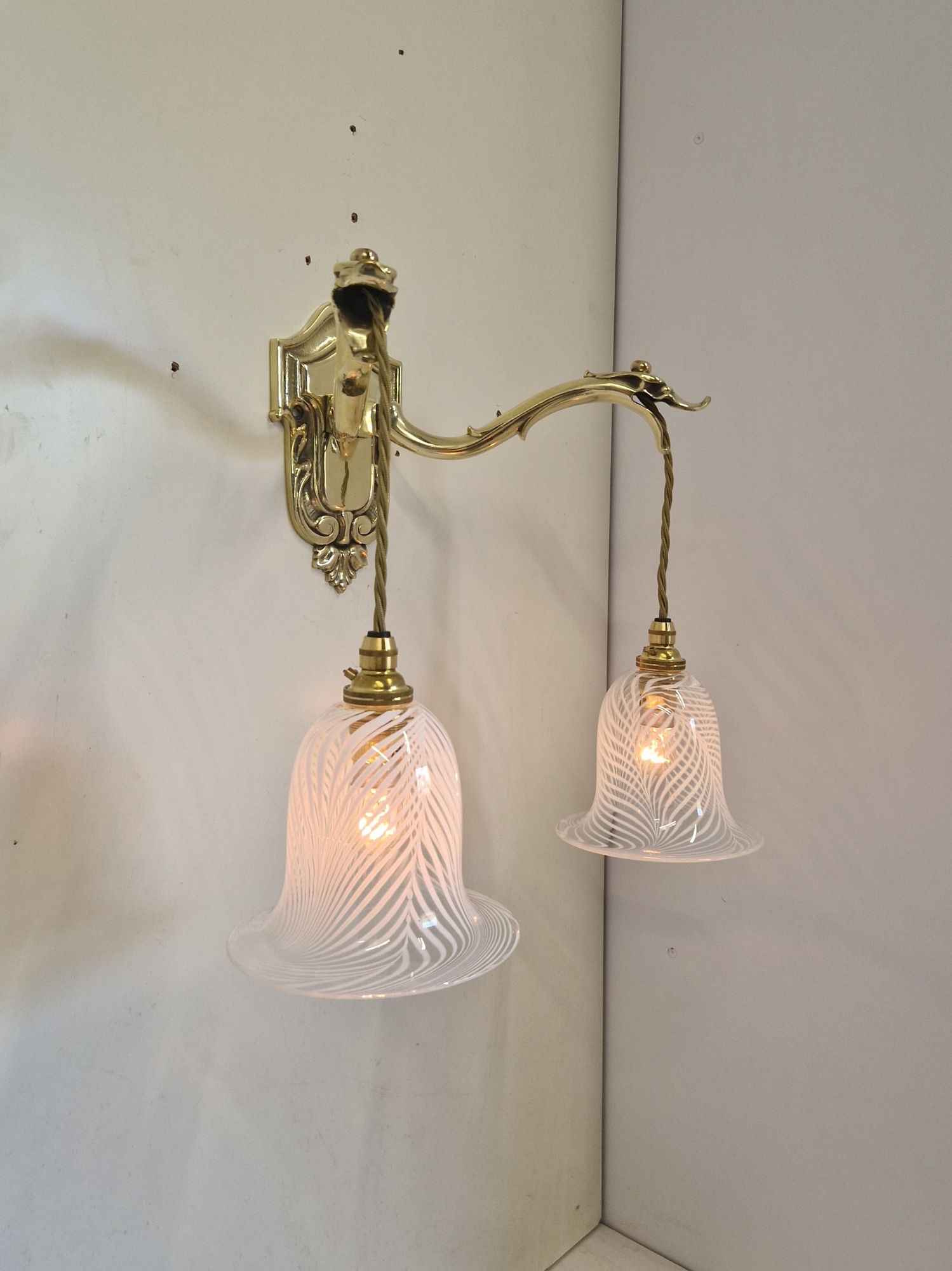Unsigned | 2 Edwardian Twin-Arm Wall Lights | England c.1910-20 - Image 5