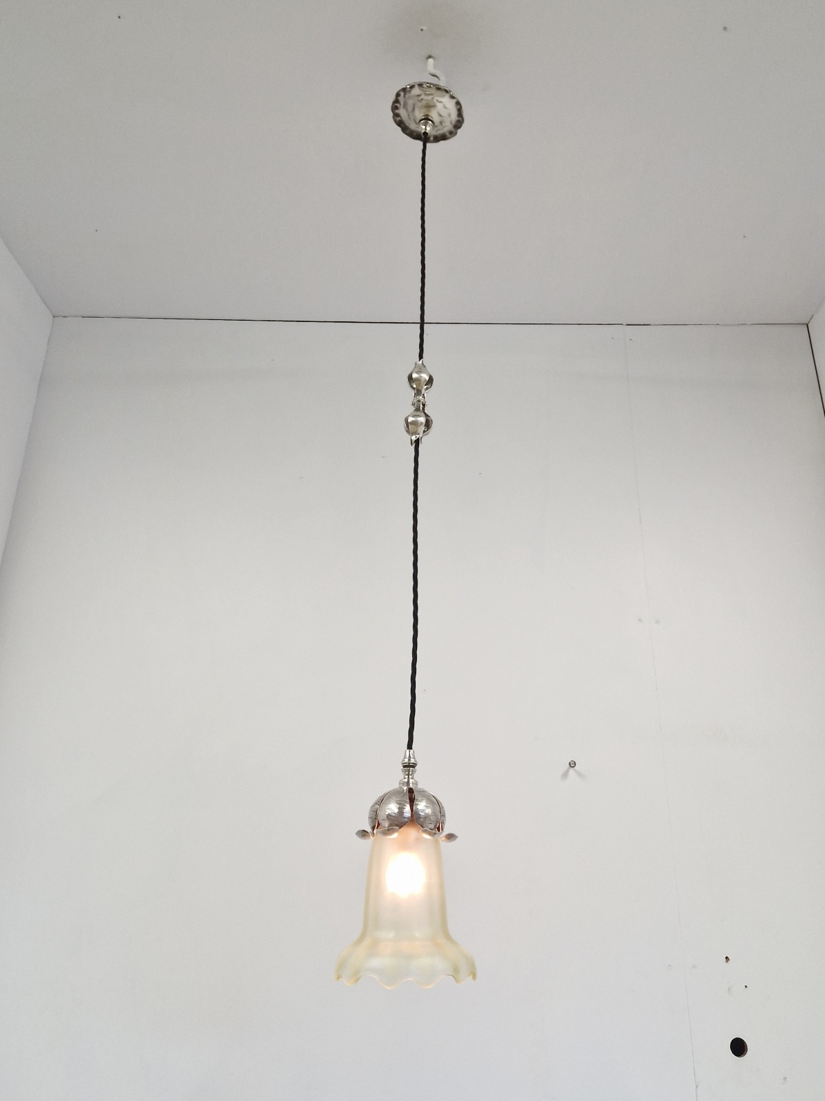 Stourbridge, Birmingham | 2 Arts & Crafts Vaseline-glass Pendants | England c.1905 - Image 4