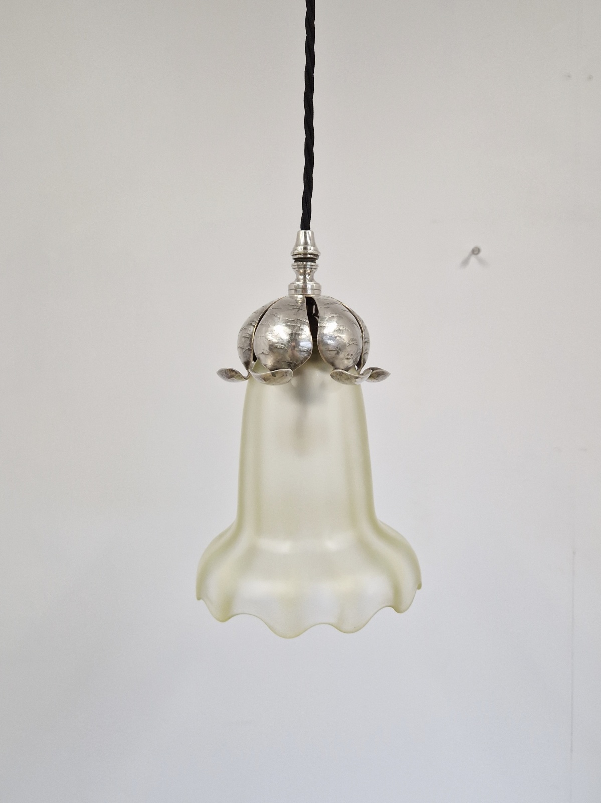 Stourbridge, Birmingham | 2 Arts & Crafts Vaseline-glass Pendants | England c.1905 - Image 7