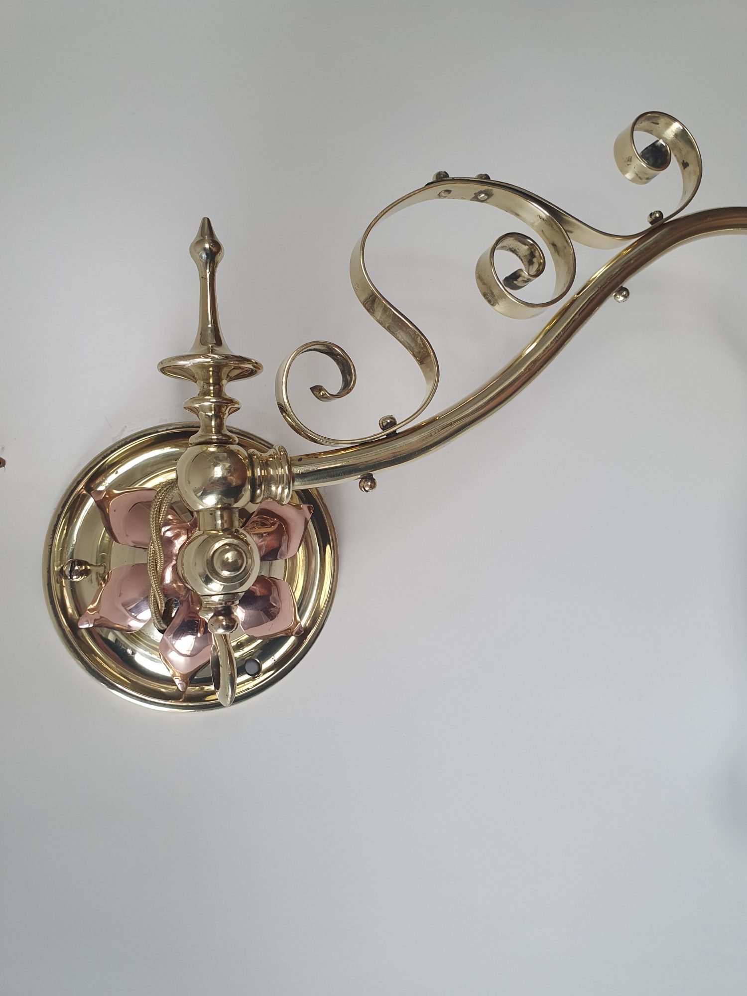 Attributed Best & Lloyd Birmingham | 2 Art Nouveau Brass Wall Lights | England c.1890 | SOLD - Image 7