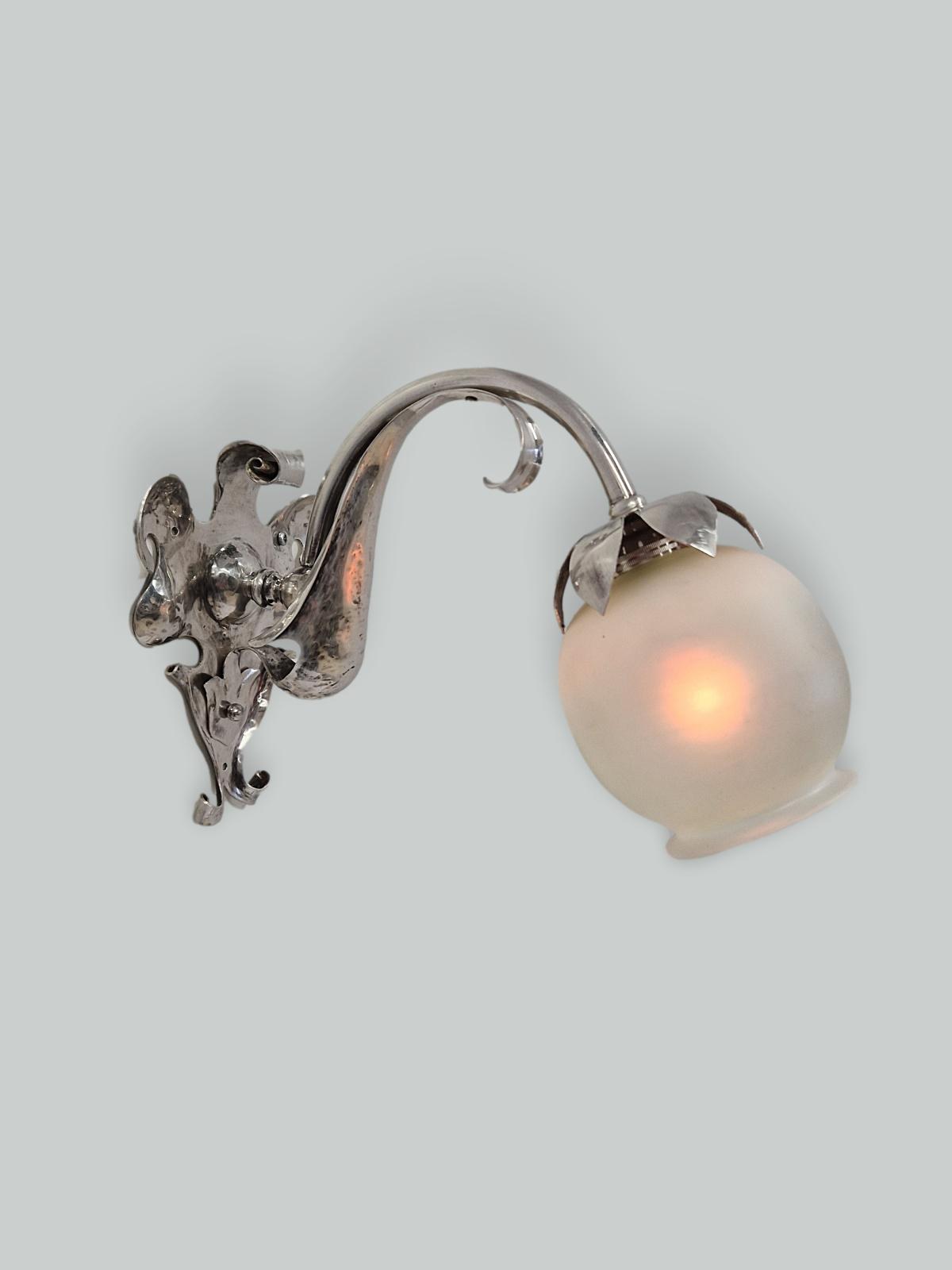 Unsigned | Silver-plated Arts & Crafts Wall Light | England c.1900