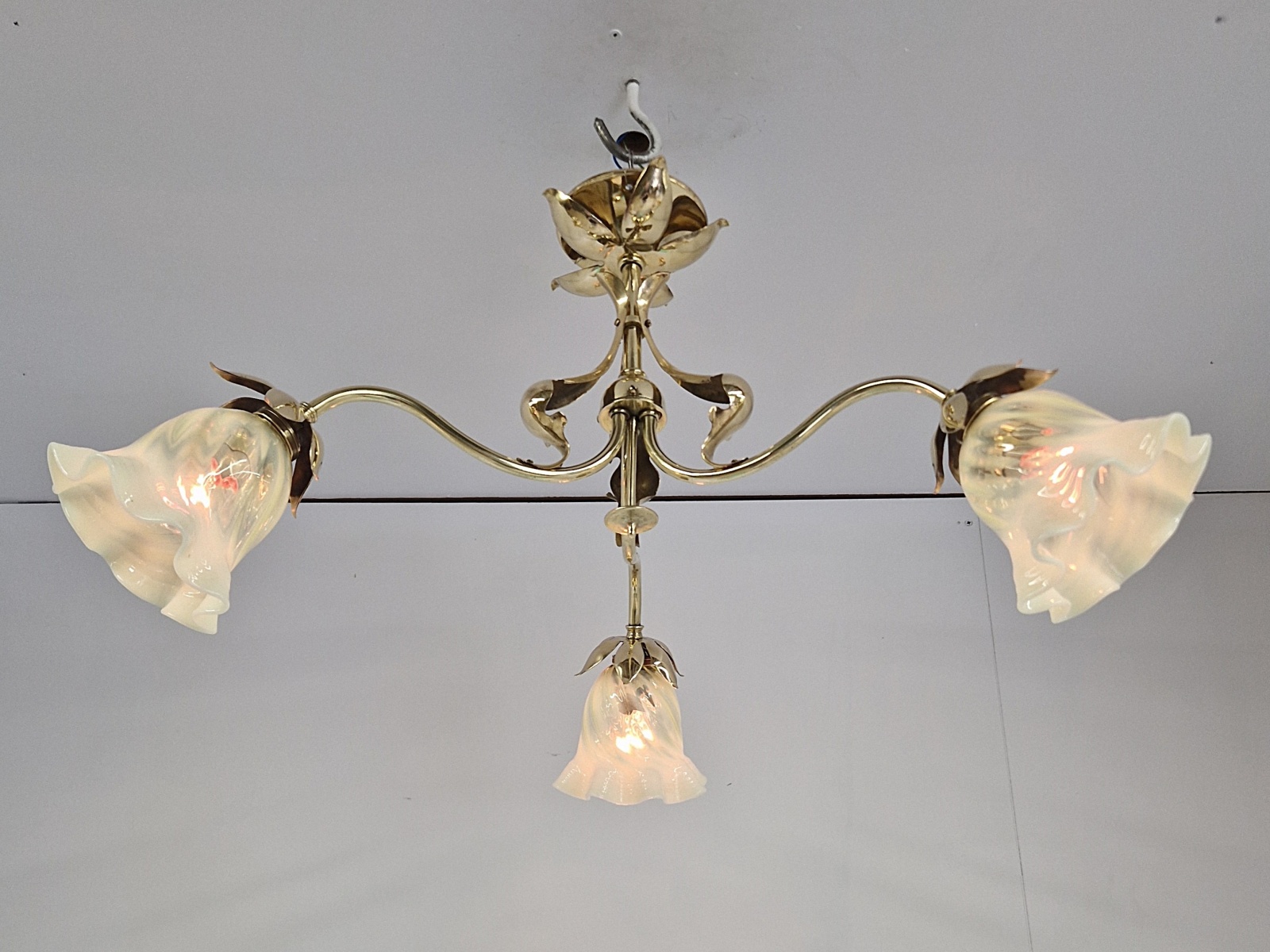 Unsigned | Small Arts & Crafts 3 Branch Ceiling Light | England c.1900 - Image 4