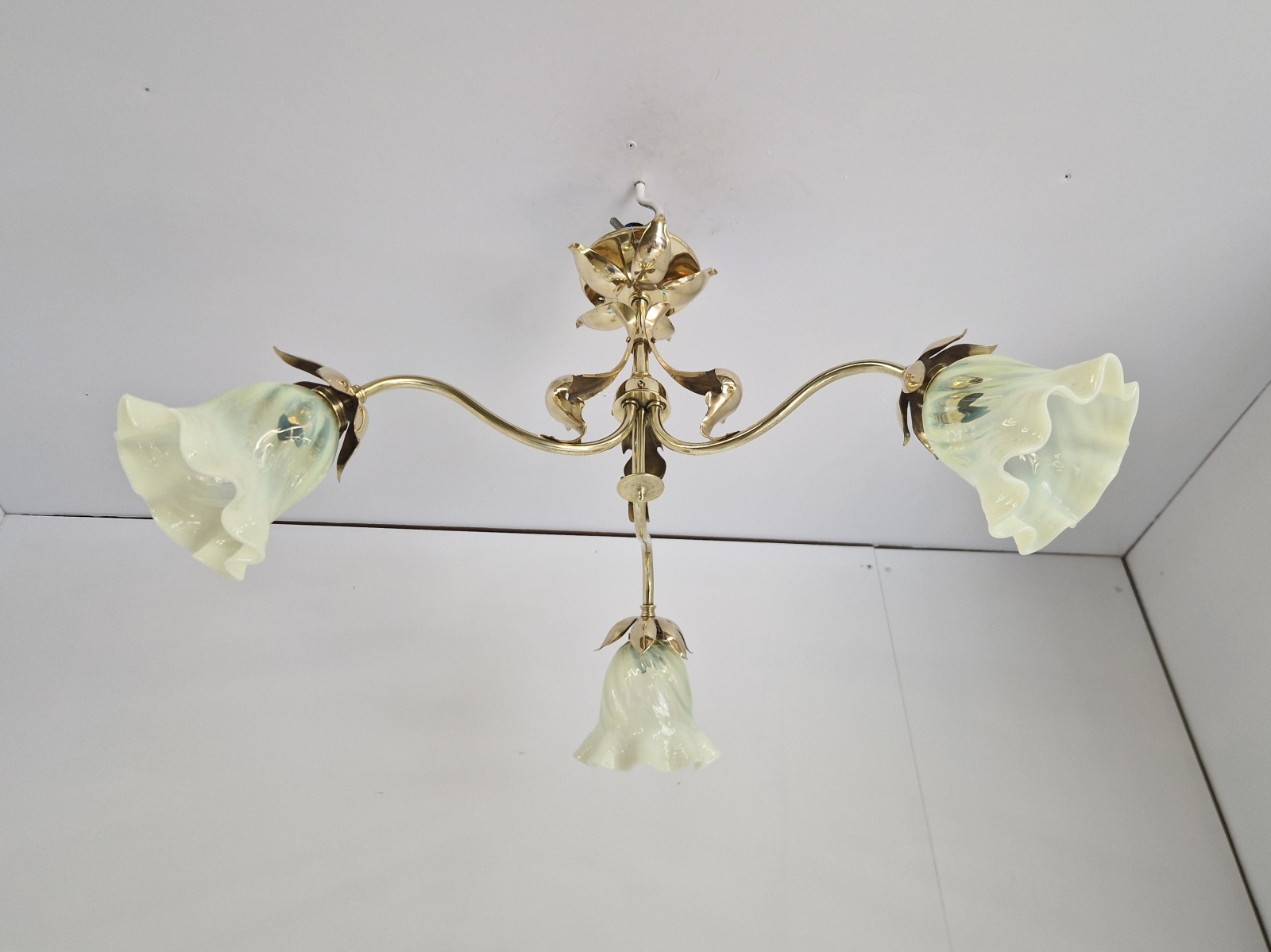 Unsigned | Small Arts & Crafts 3 Branch Ceiling Light | England c.1900 - Image 6