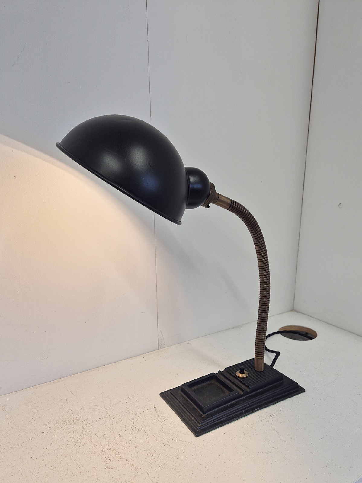 Unsigned | Adjustable "Clerk's" Desk Lamp | England c.1930 - Image 3