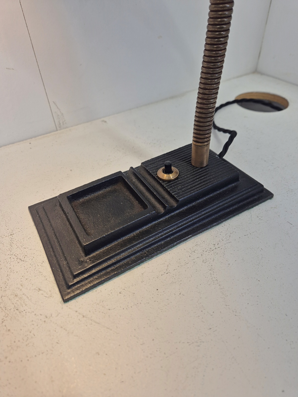 Unsigned | Adjustable "Clerk's" Desk Lamp | England c.1930 - Image 5