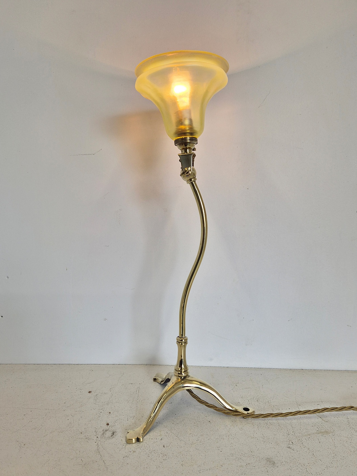 W.A.S Benson, London | Arts & Crafts Desk/Wall Light | England c.1900 - Image 4