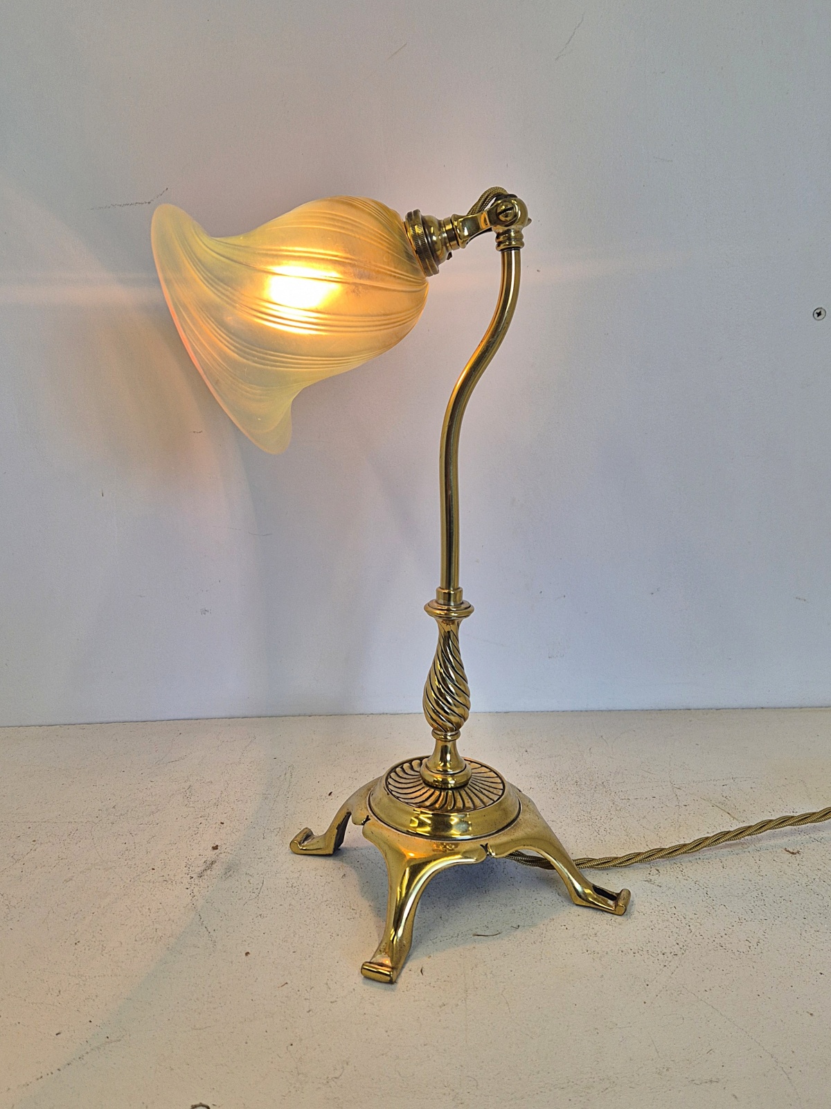 Unsigned | Brass "Quatrefoil" Desk Lamp | England c.1905 | SOLD - Image 2