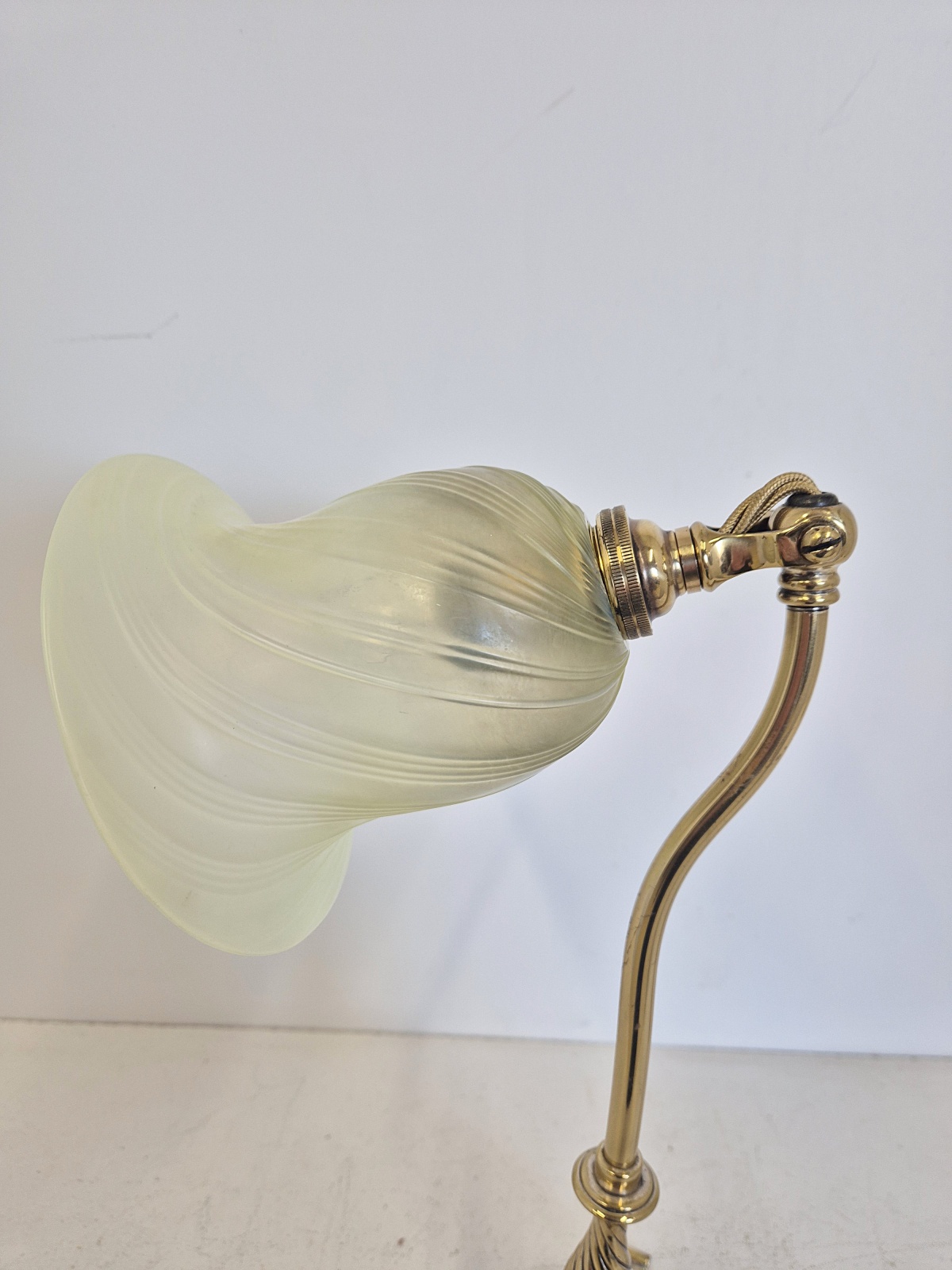 Unsigned | Brass "Quatrefoil" Desk Lamp | England c.1905 | SOLD - Image 5