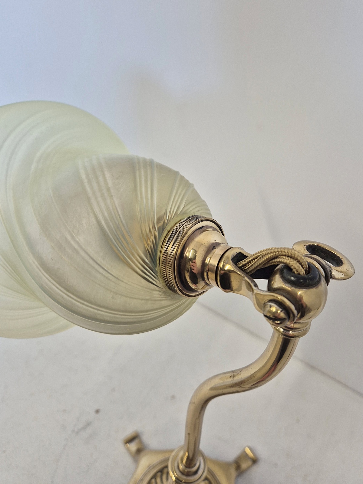 Unsigned | Brass "Quatrefoil" Desk Lamp | England c.1905 | SOLD - Image 6