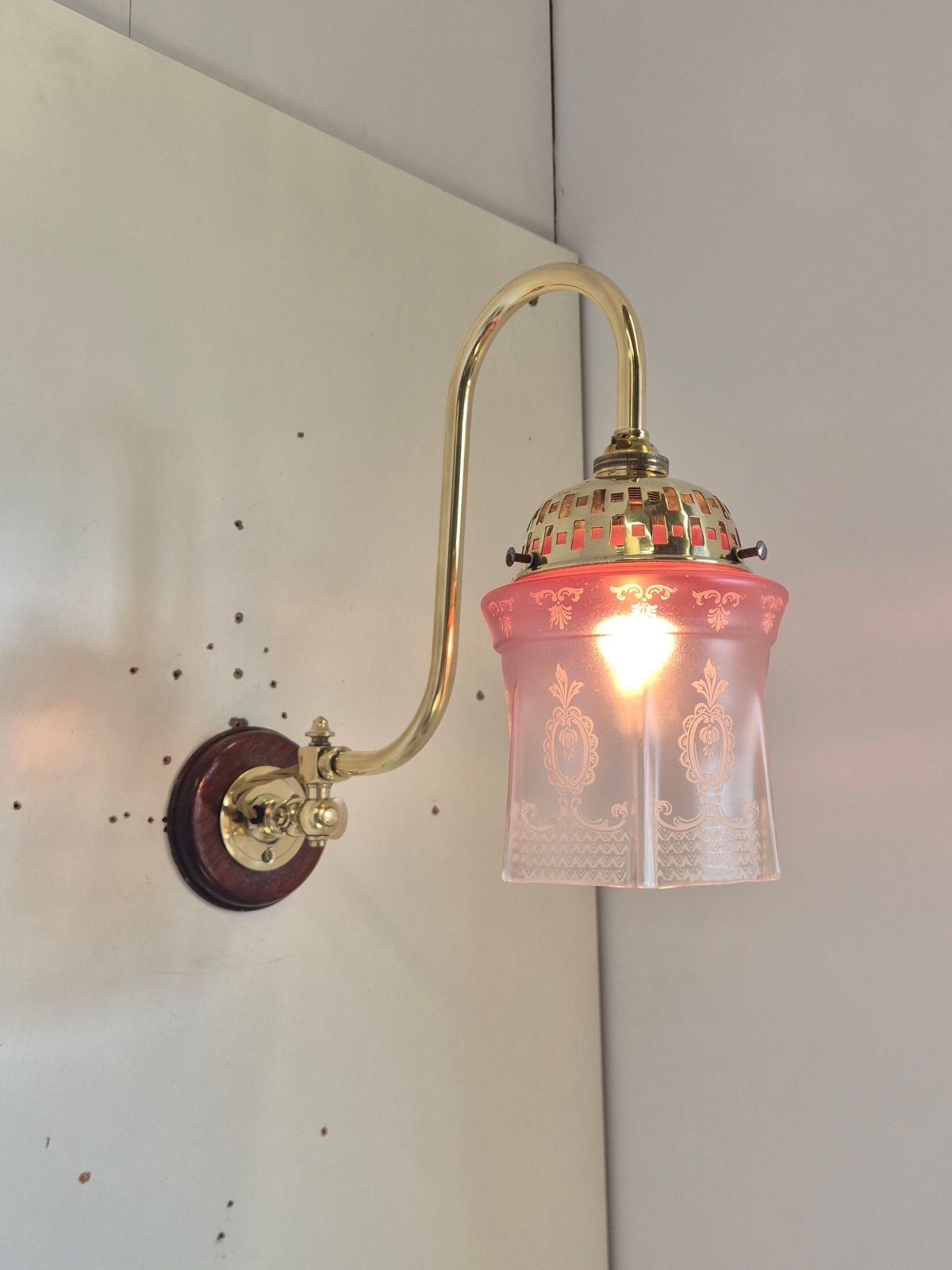 Unsigned | 2 Swivel-Neck Gas Wall Lights | English c1910 - Image 6