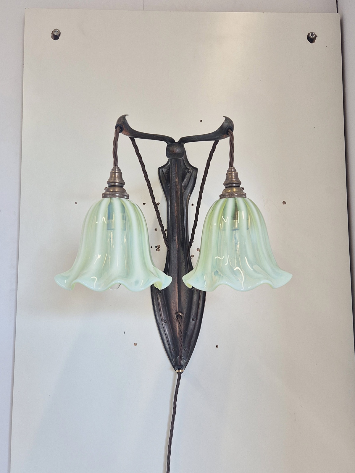 Style of Jesson Birkett & Co (Faulkner Bronze co.) | Twin-arm Arts & Crafts Wall Light | England c.1900 - Image 3