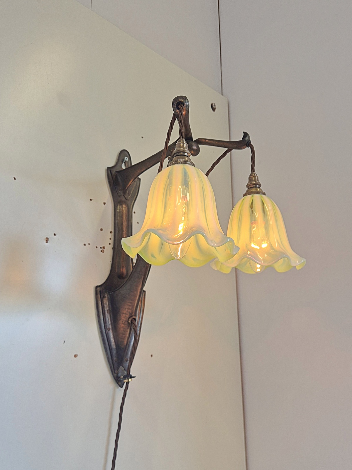 Style of Jesson Birkett & Co (Faulkner Bronze co.) | Twin-arm Arts & Crafts Wall Light | England c.1900 - Image 6